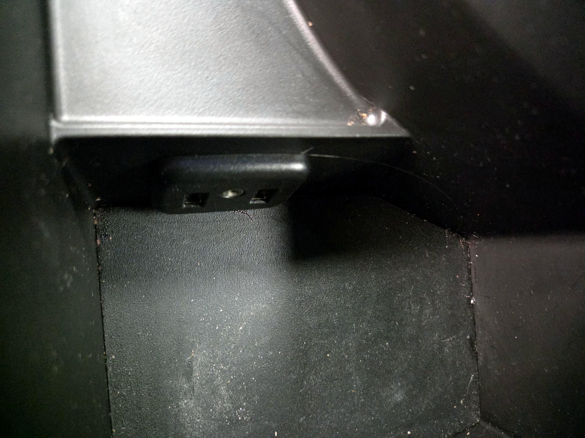 Thumbnail: 2019 Chevrolet Camaro - 18