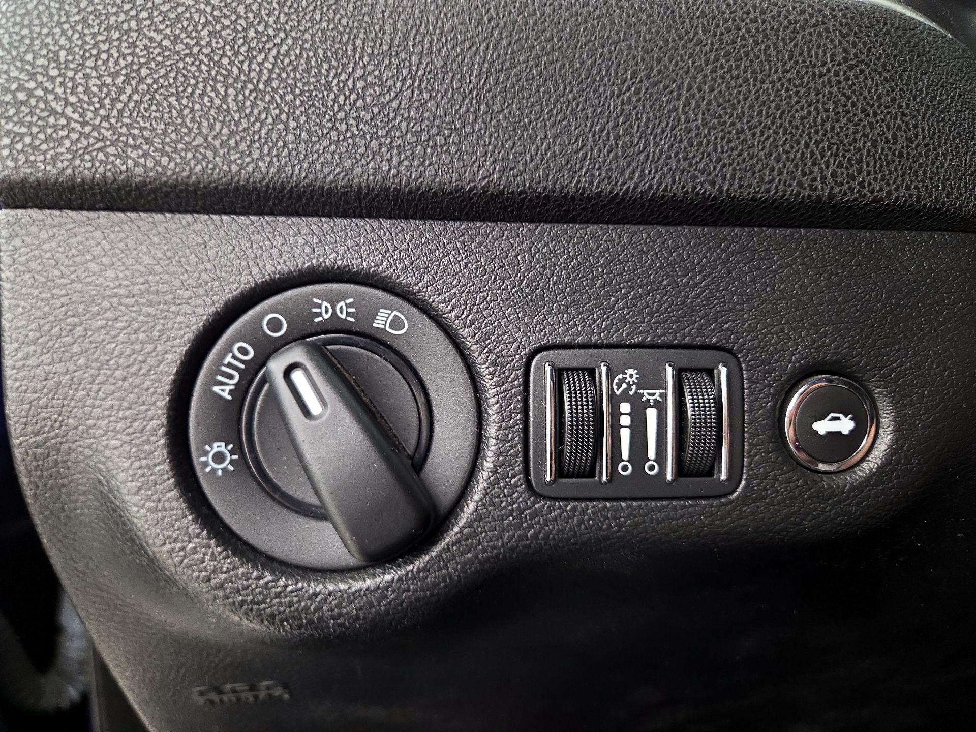 Thumbnail: 2020 Dodge Charger - 13