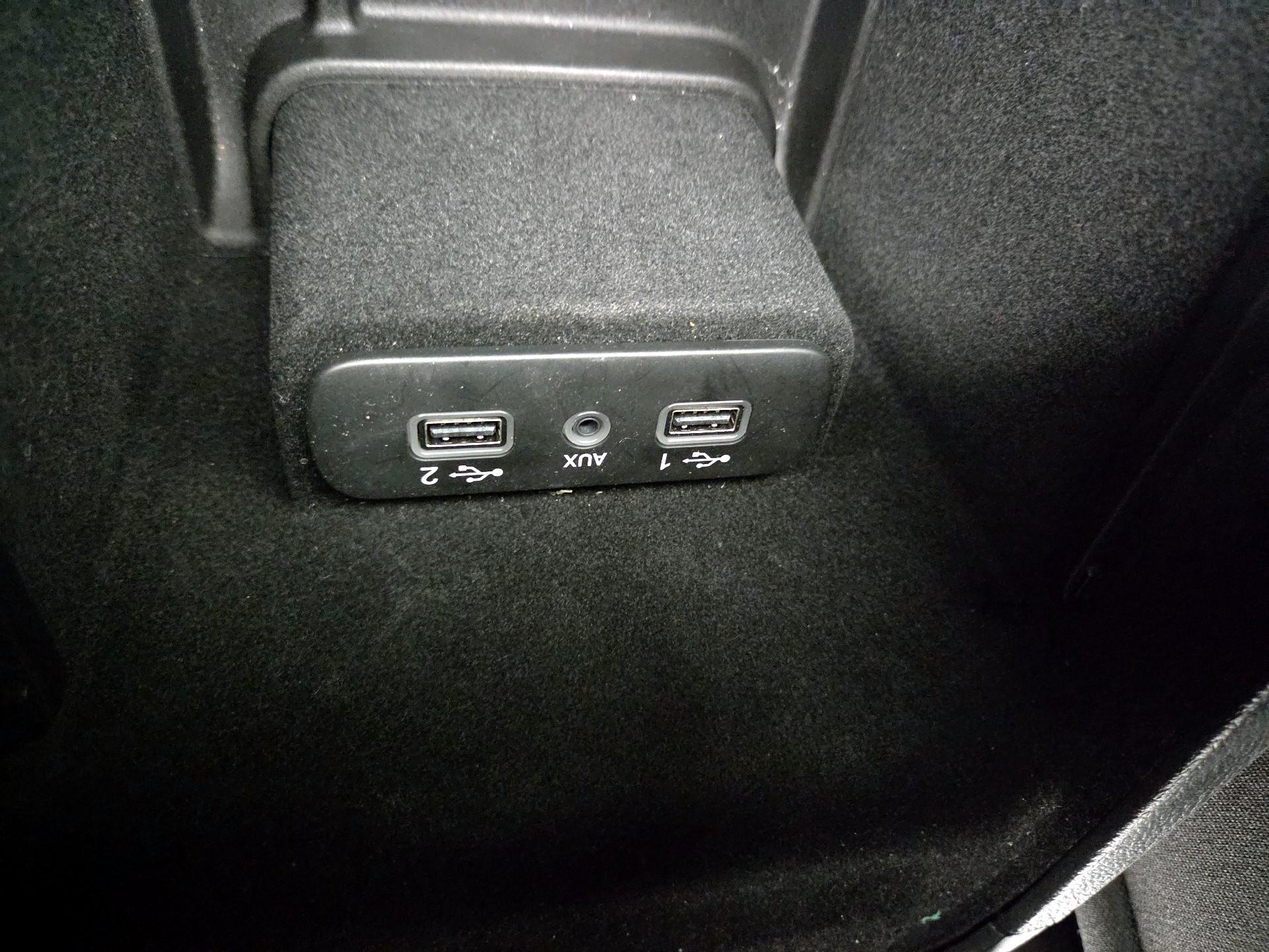 Thumbnail: 2020 Dodge Charger - 18