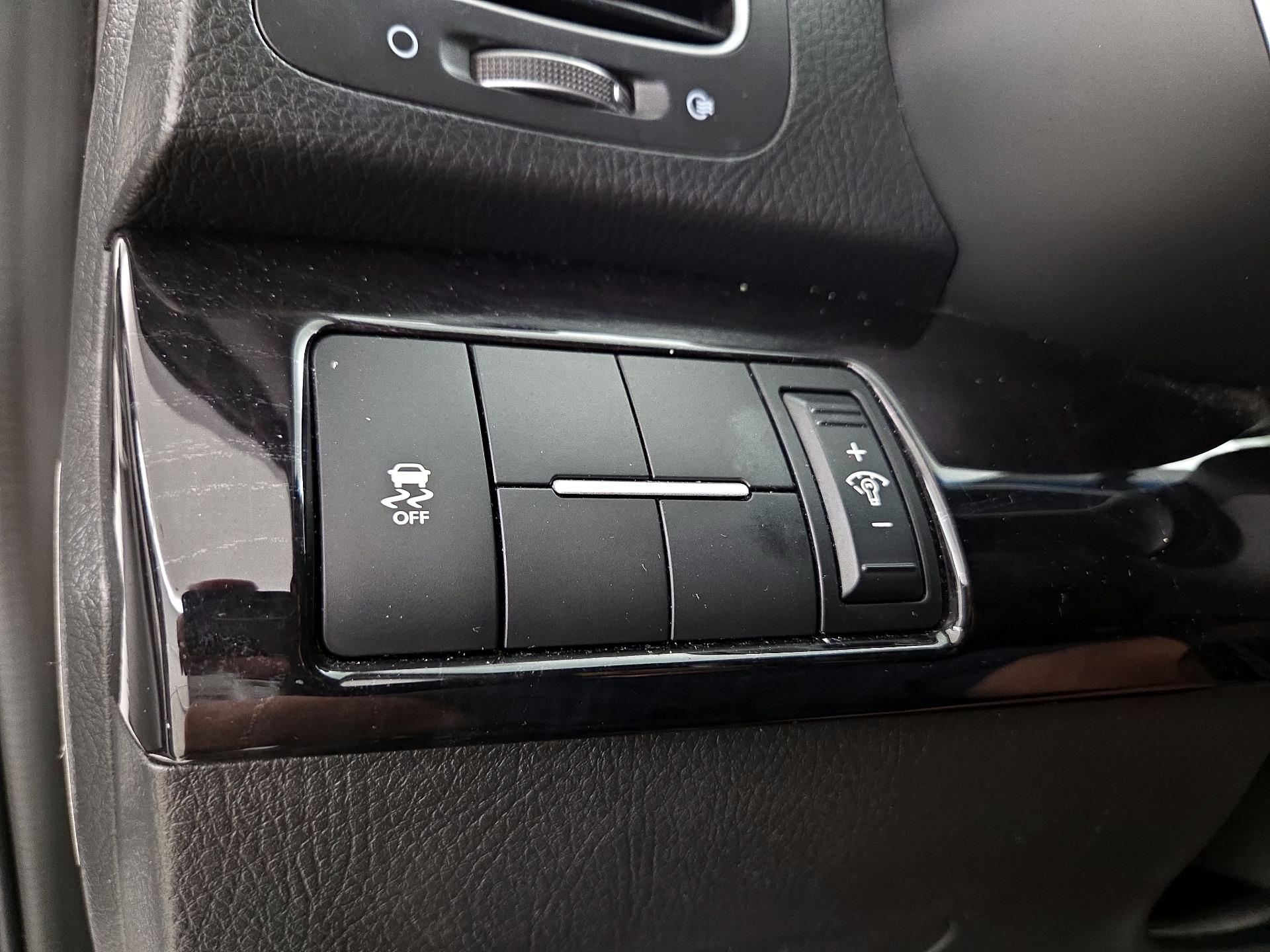 Thumbnail: 2015 Kia Sorento - 13