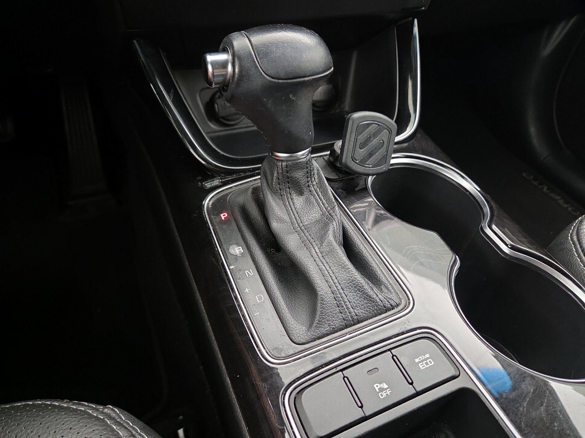 Thumbnail: 2015 Kia Sorento - 17