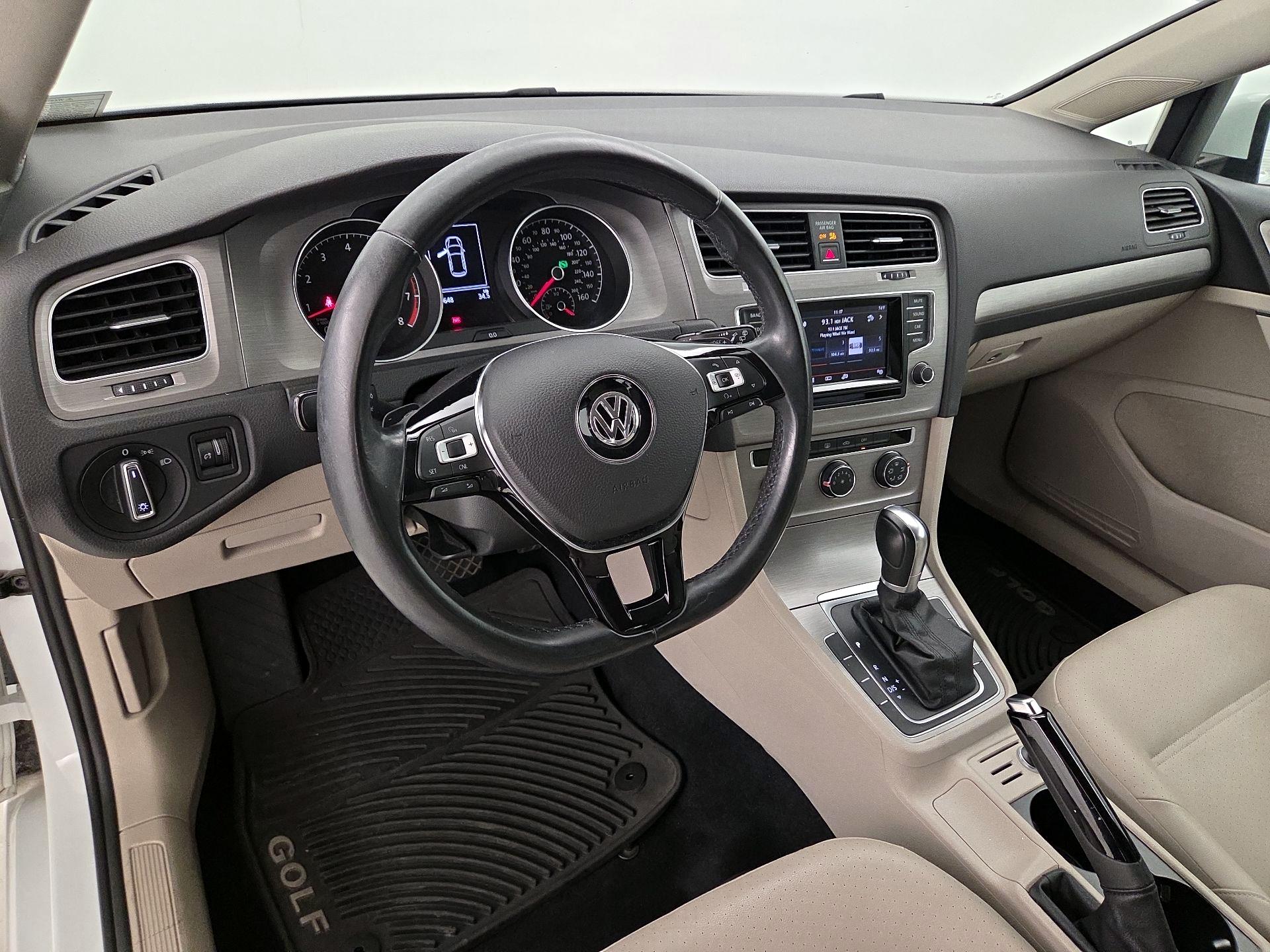 Thumbnail: 2015 Volkswagen Golf - 9