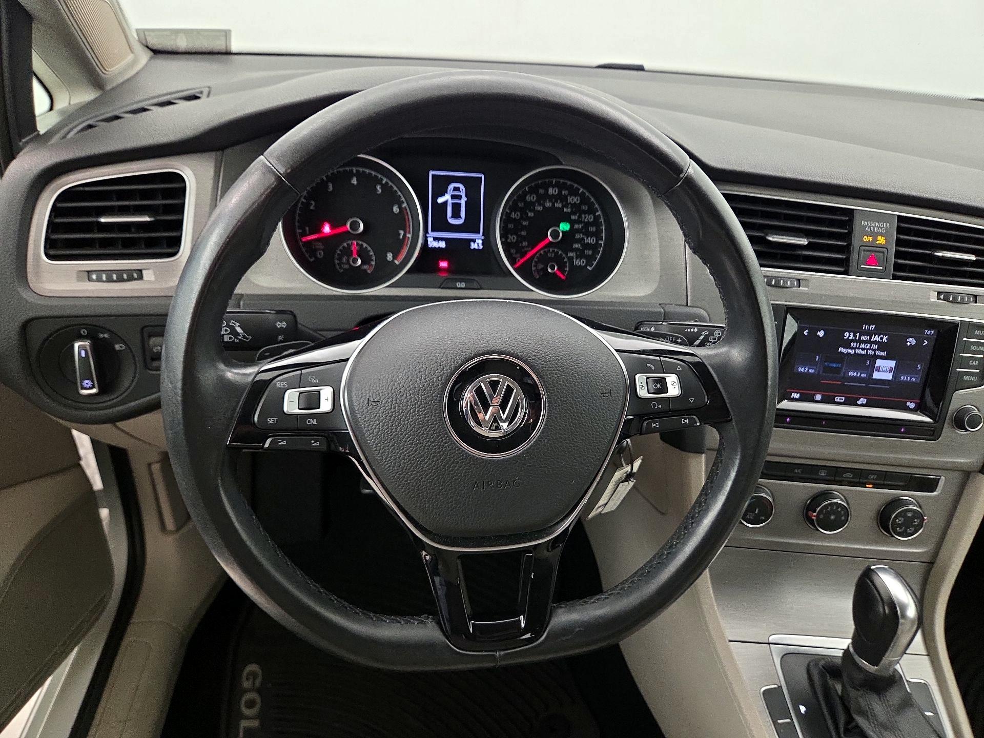 Thumbnail: 2015 Volkswagen Golf - 10