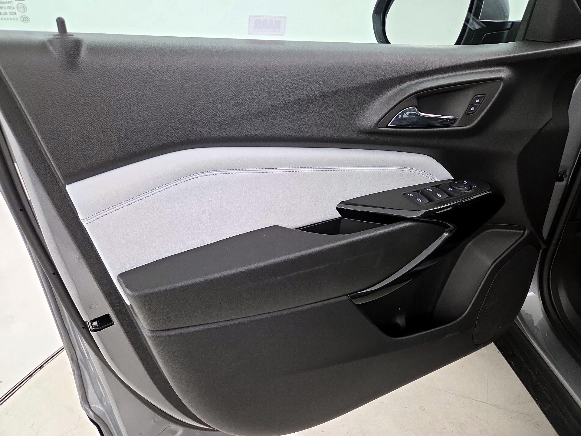 Thumbnail: 2025 Chevrolet Trax - 12