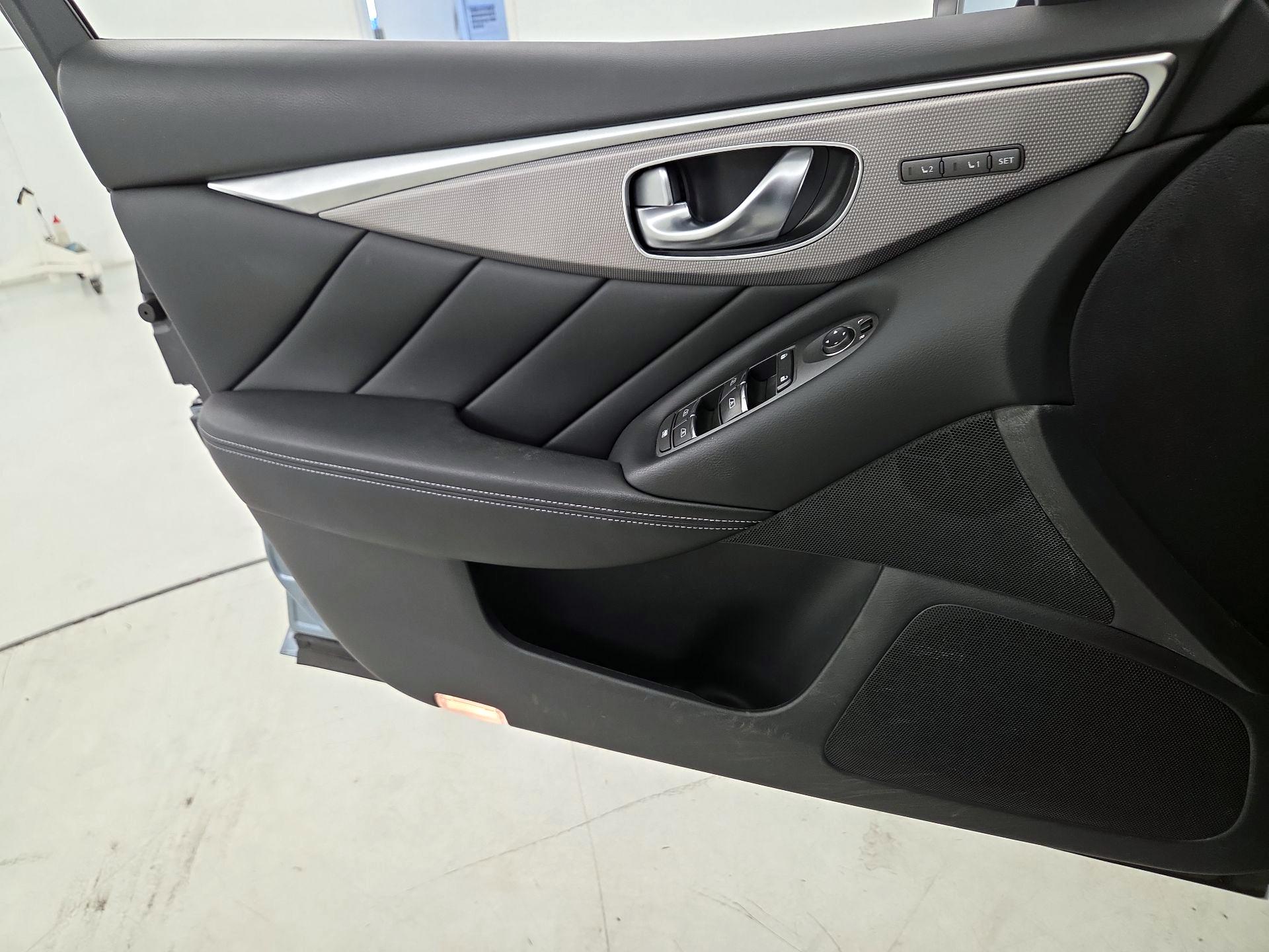 Thumbnail: 2016 INFINITI Q50 - 12