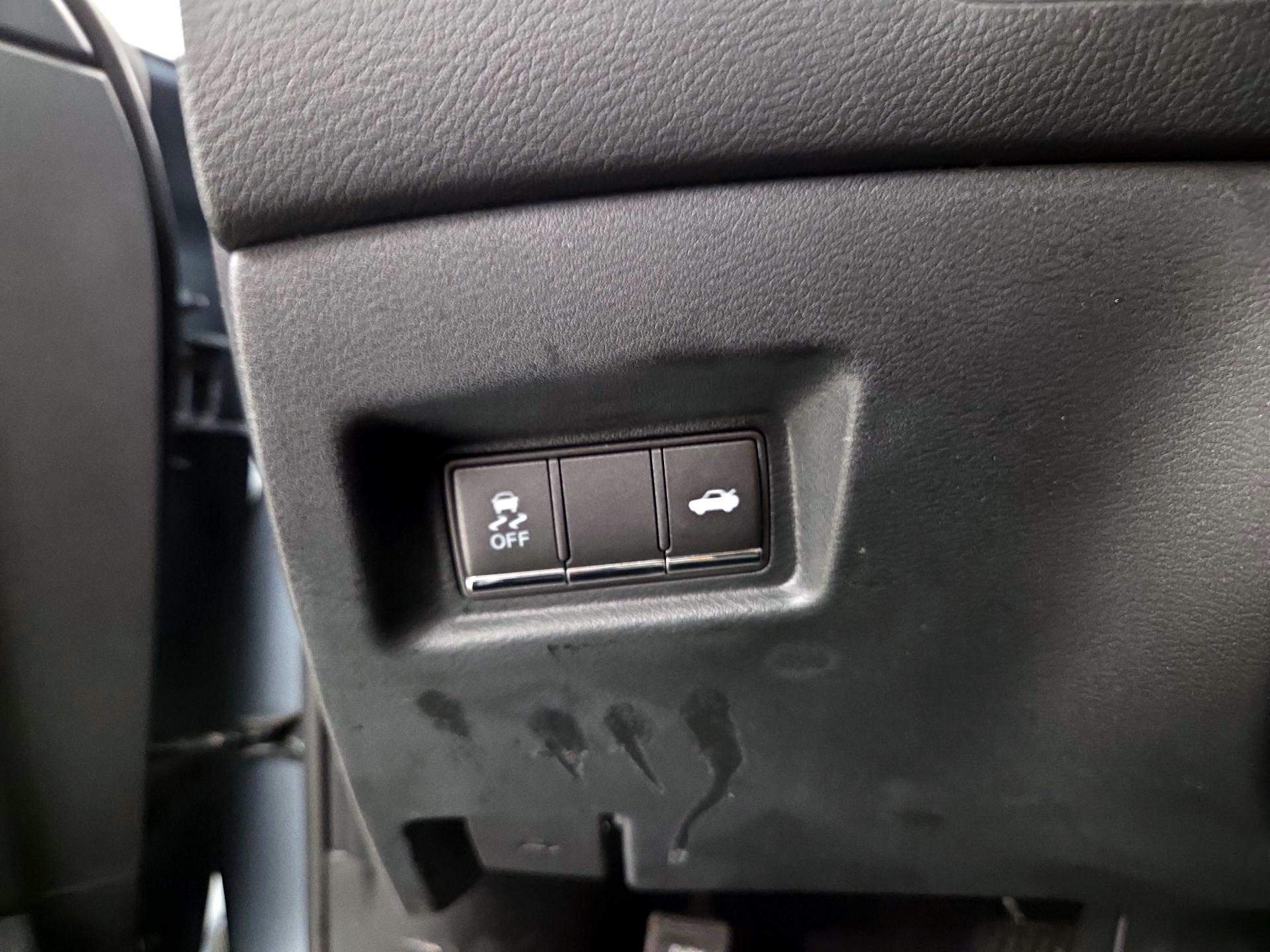 Thumbnail: 2016 INFINITI Q50 - 13