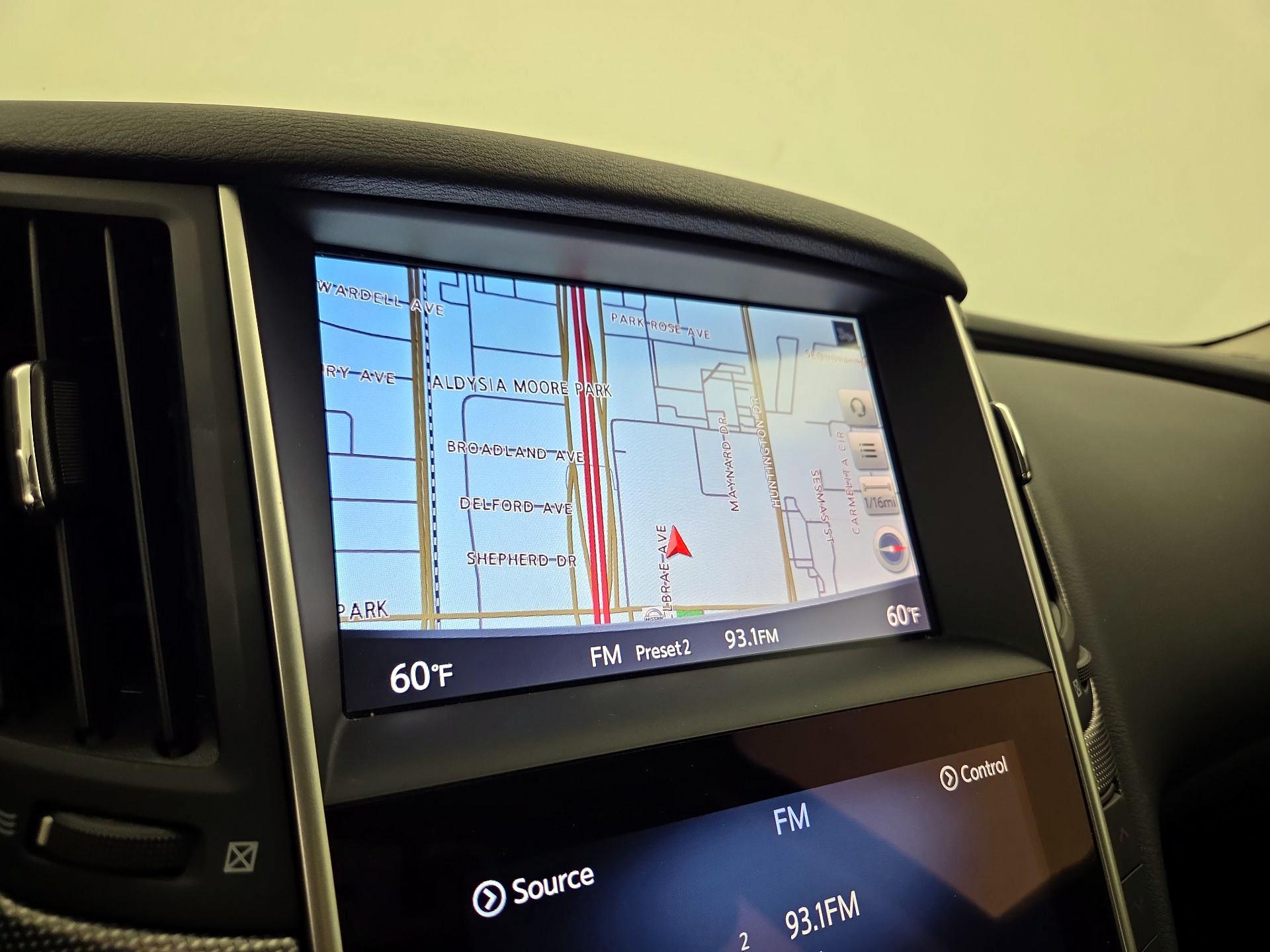 Thumbnail: 2016 INFINITI Q50 - 14