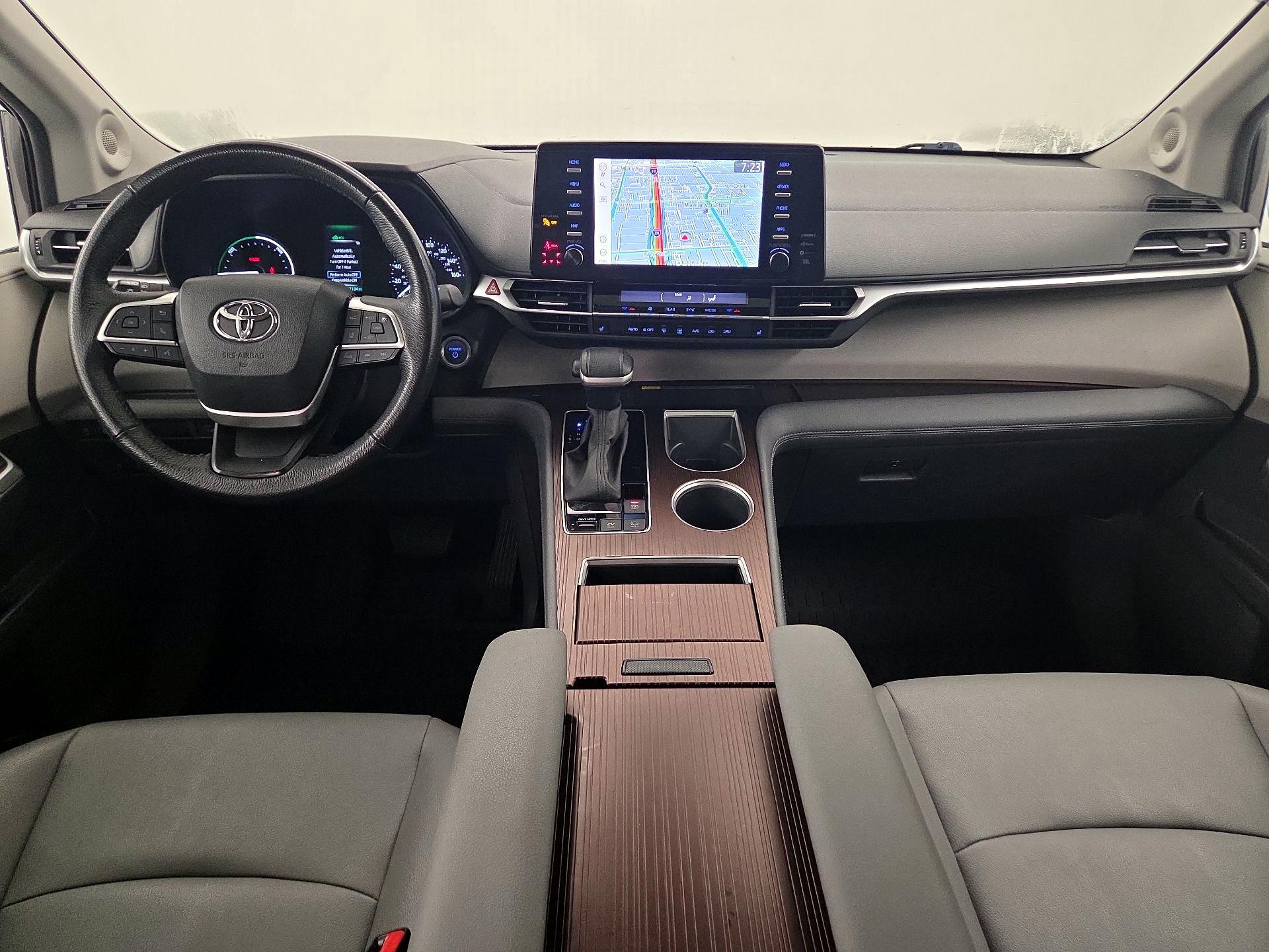 Thumbnail: 2023 Toyota Sienna - 9
