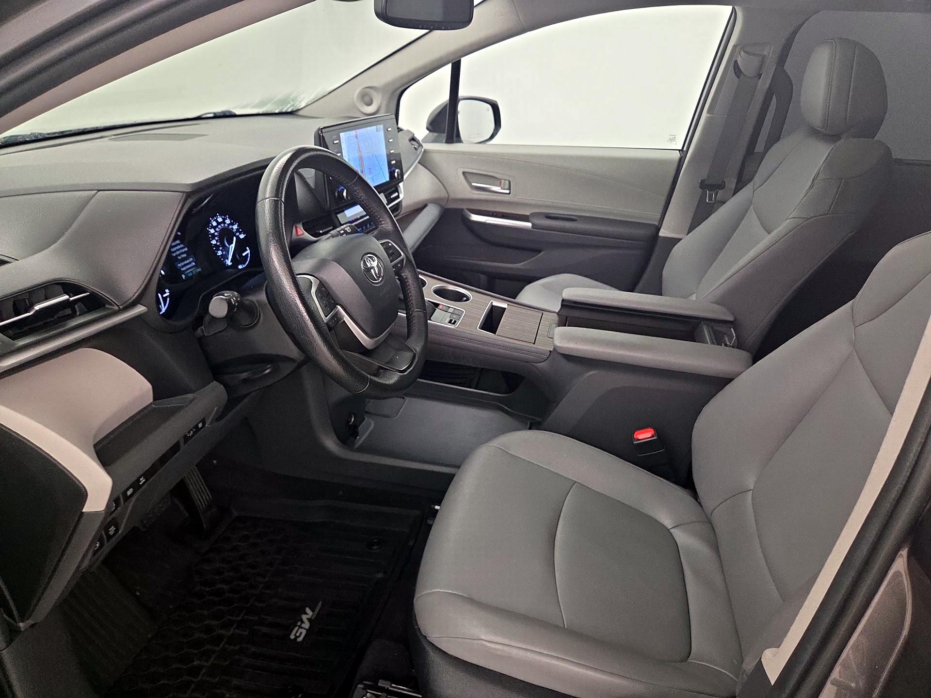 Thumbnail: 2023 Toyota Sienna - 11