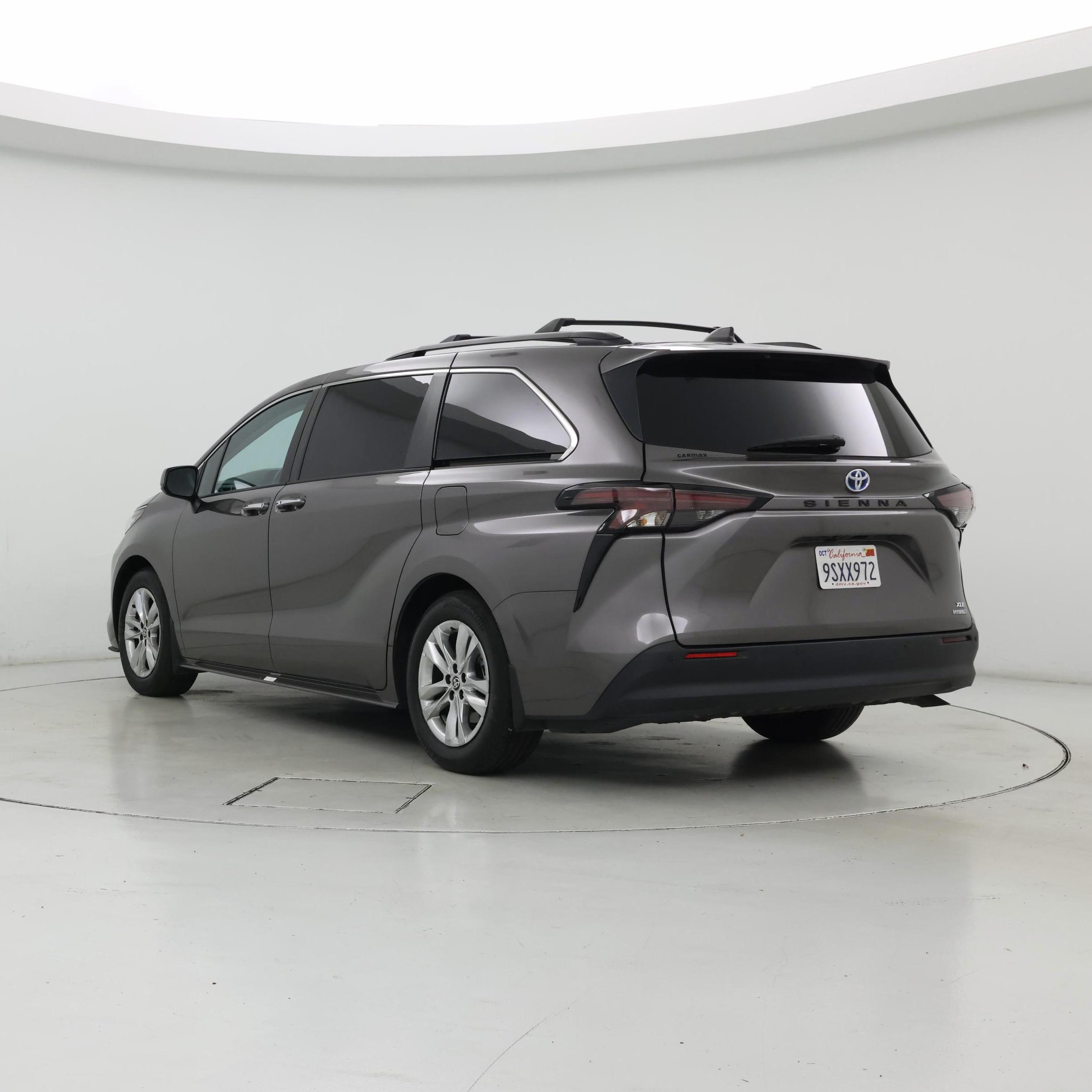 Thumbnail: 2023 Toyota Sienna - 2