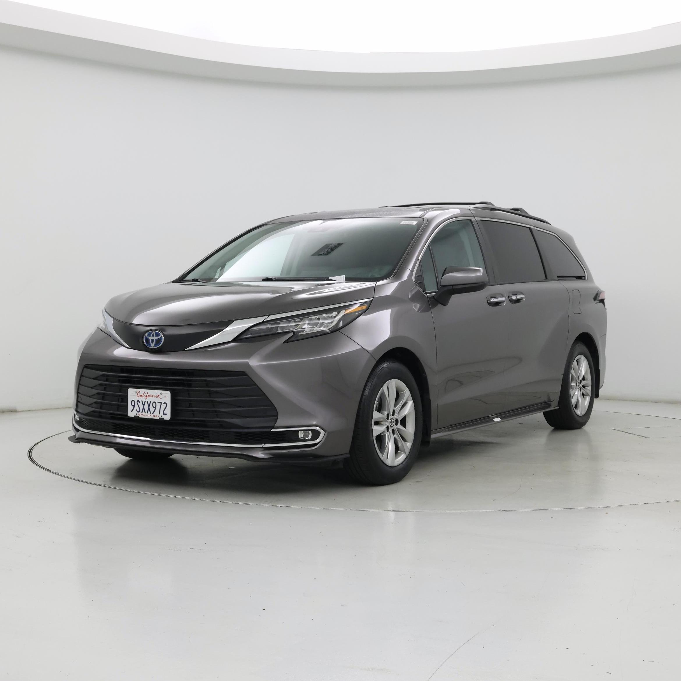 Thumbnail: 2023 Toyota Sienna - 4
