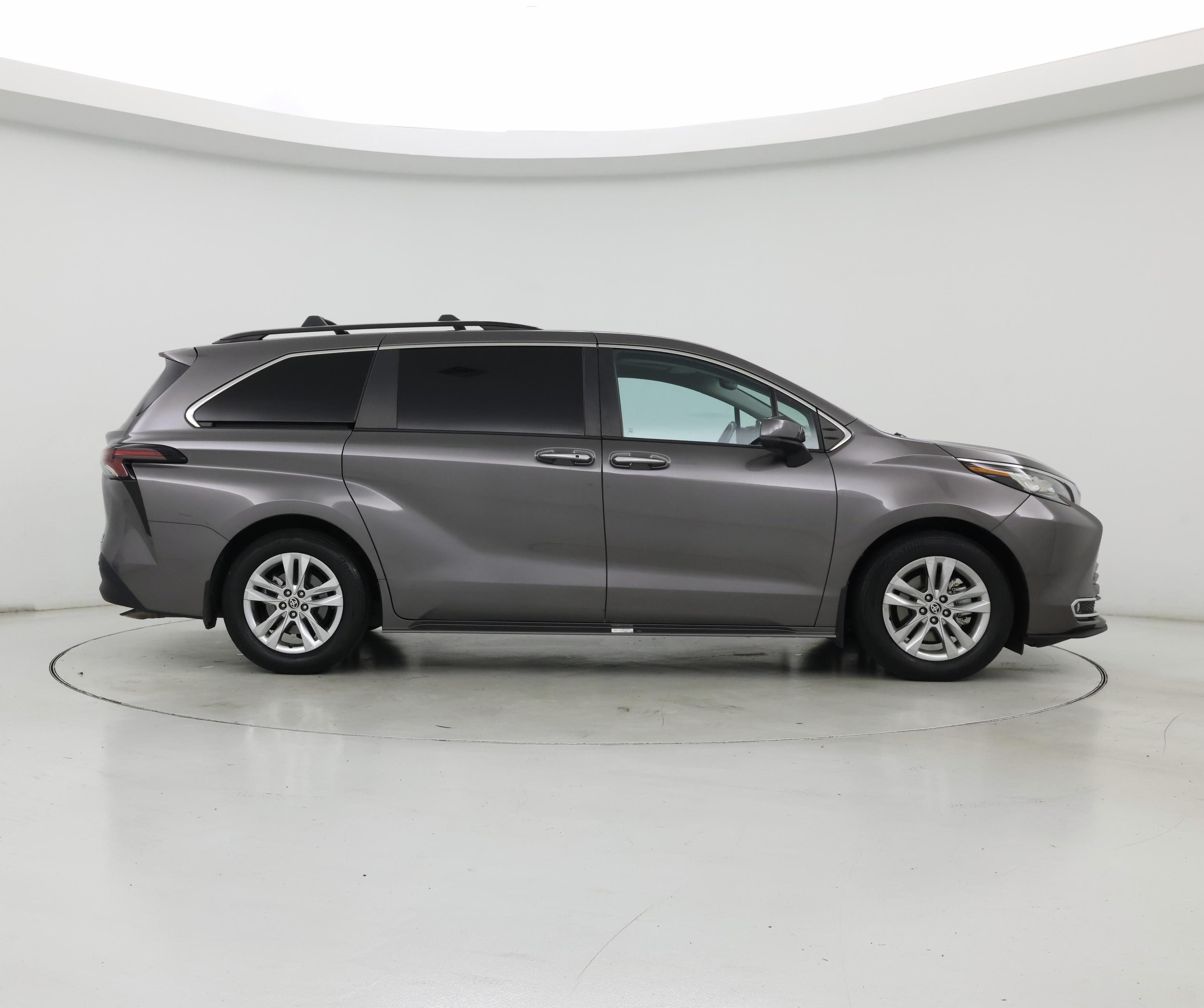 Thumbnail: 2023 Toyota Sienna - 7