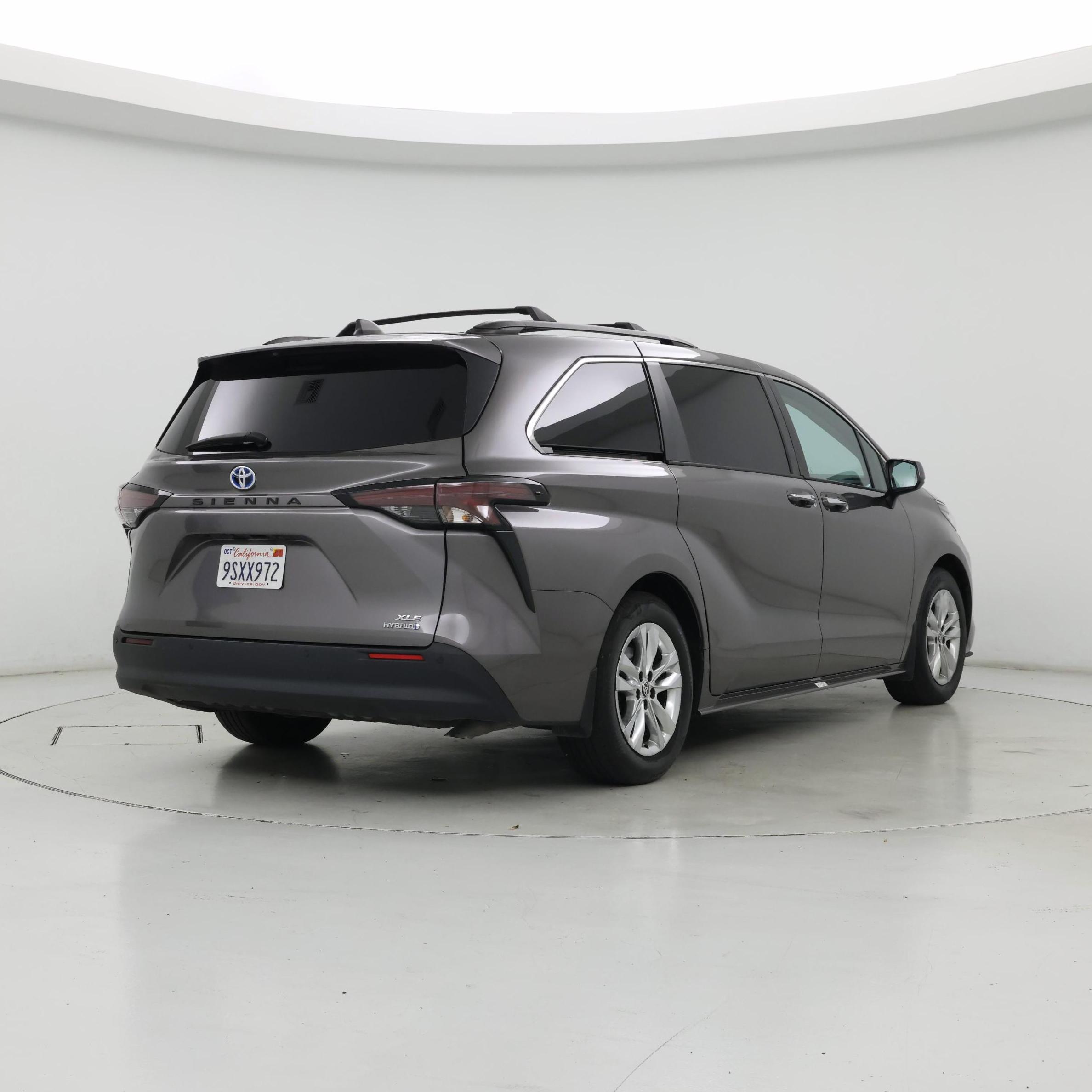 Thumbnail: 2023 Toyota Sienna - 8