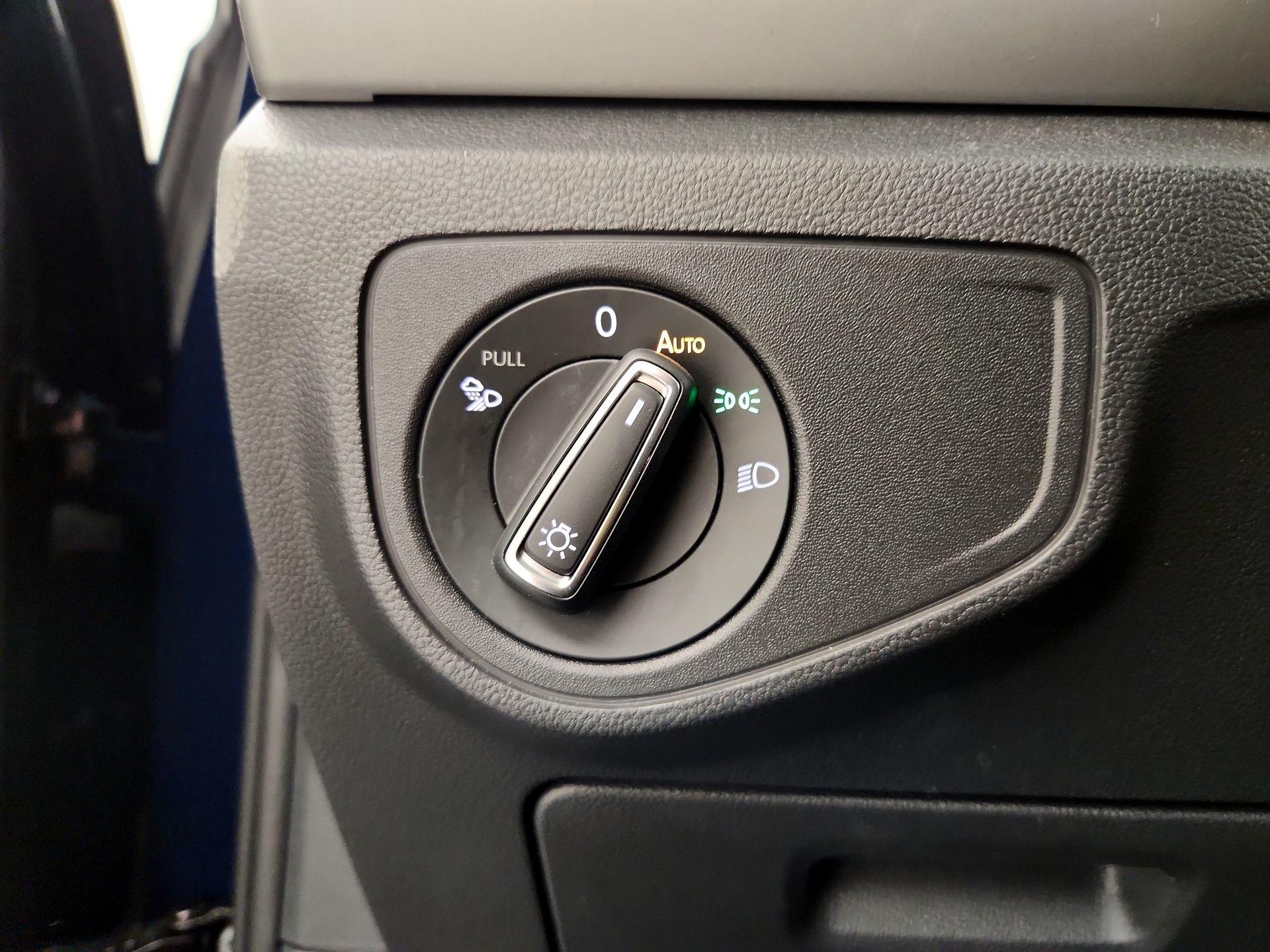 Thumbnail: 2021 Volkswagen Atlas - 13