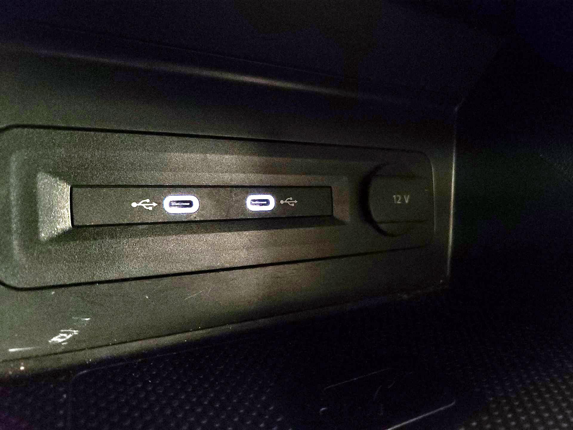 Thumbnail: 2021 Volkswagen Atlas - 18