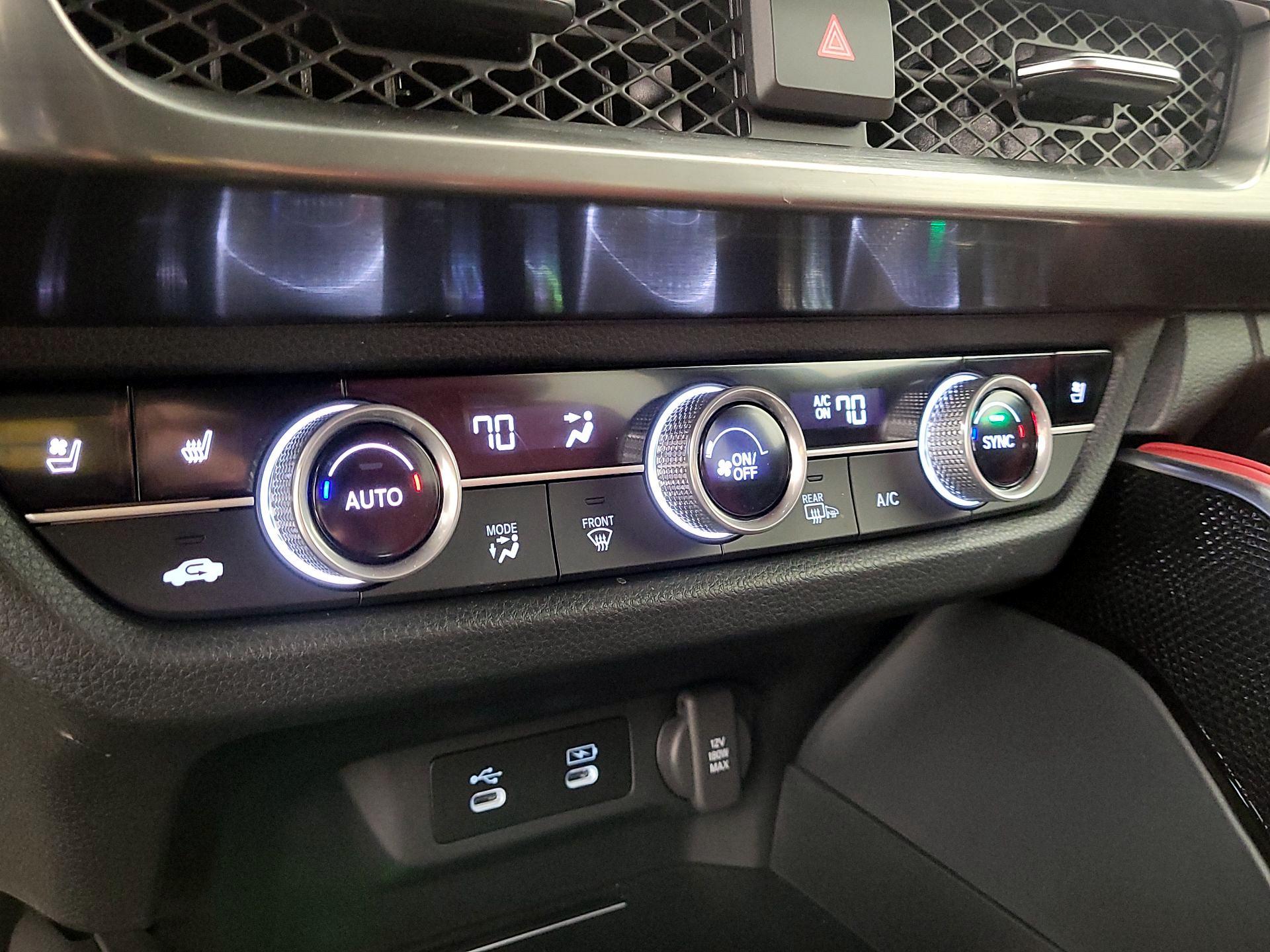 Thumbnail: 2025 Acura ADX - 17