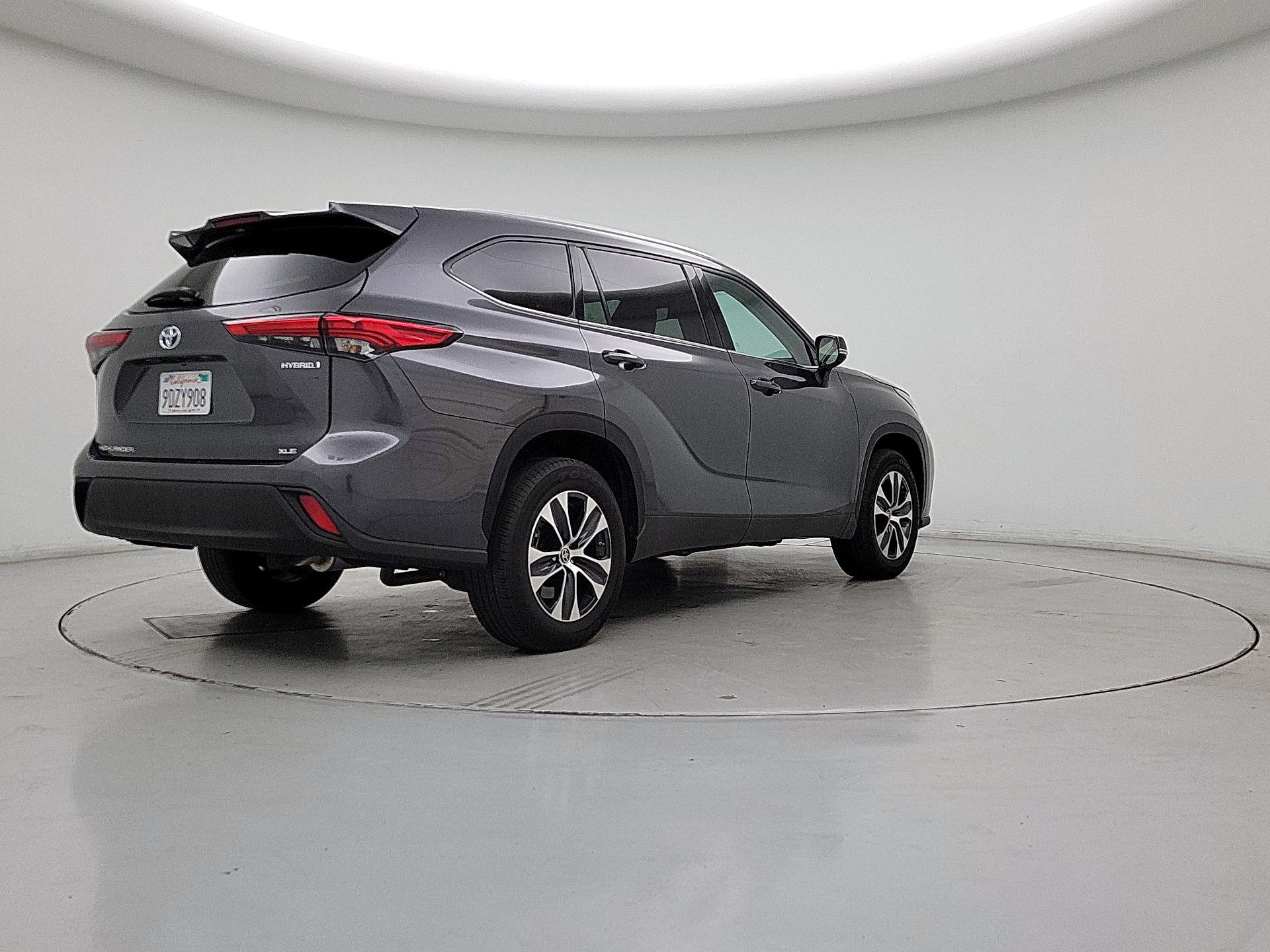 Thumbnail: 2022 Toyota Highlander - 5