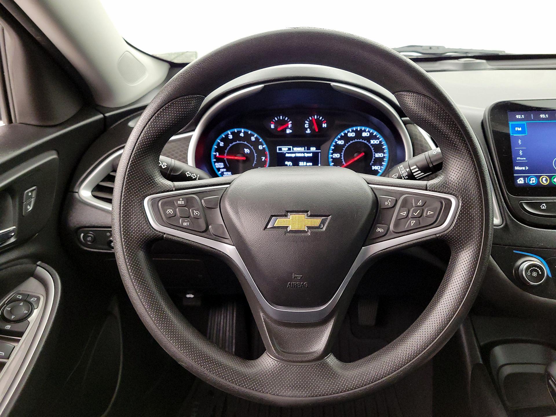 Thumbnail: 2022 Chevrolet Malibu - 10