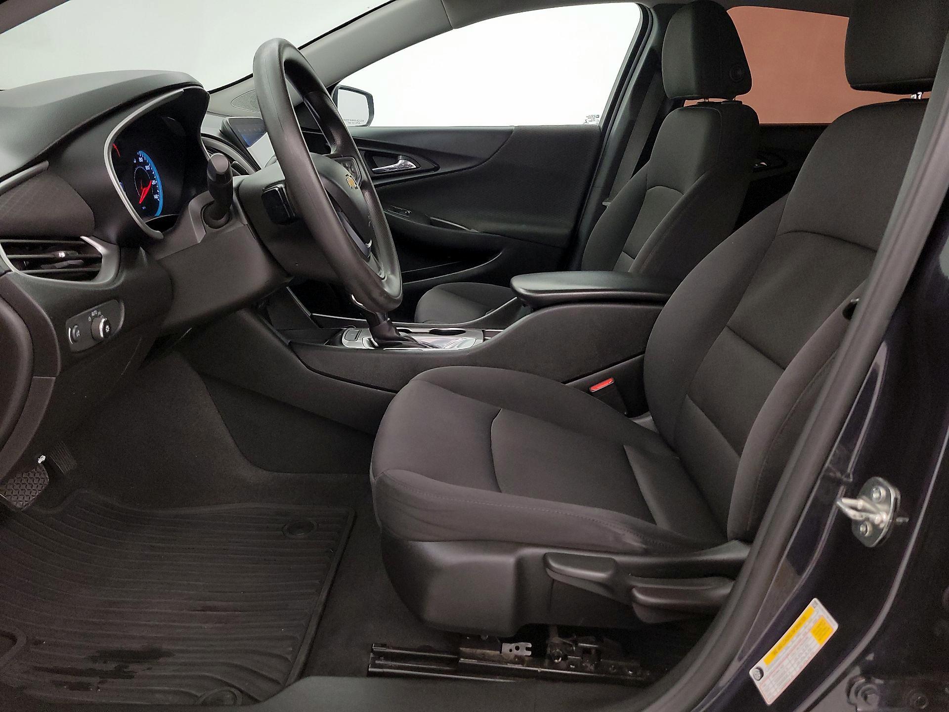 Thumbnail: 2022 Chevrolet Malibu - 11