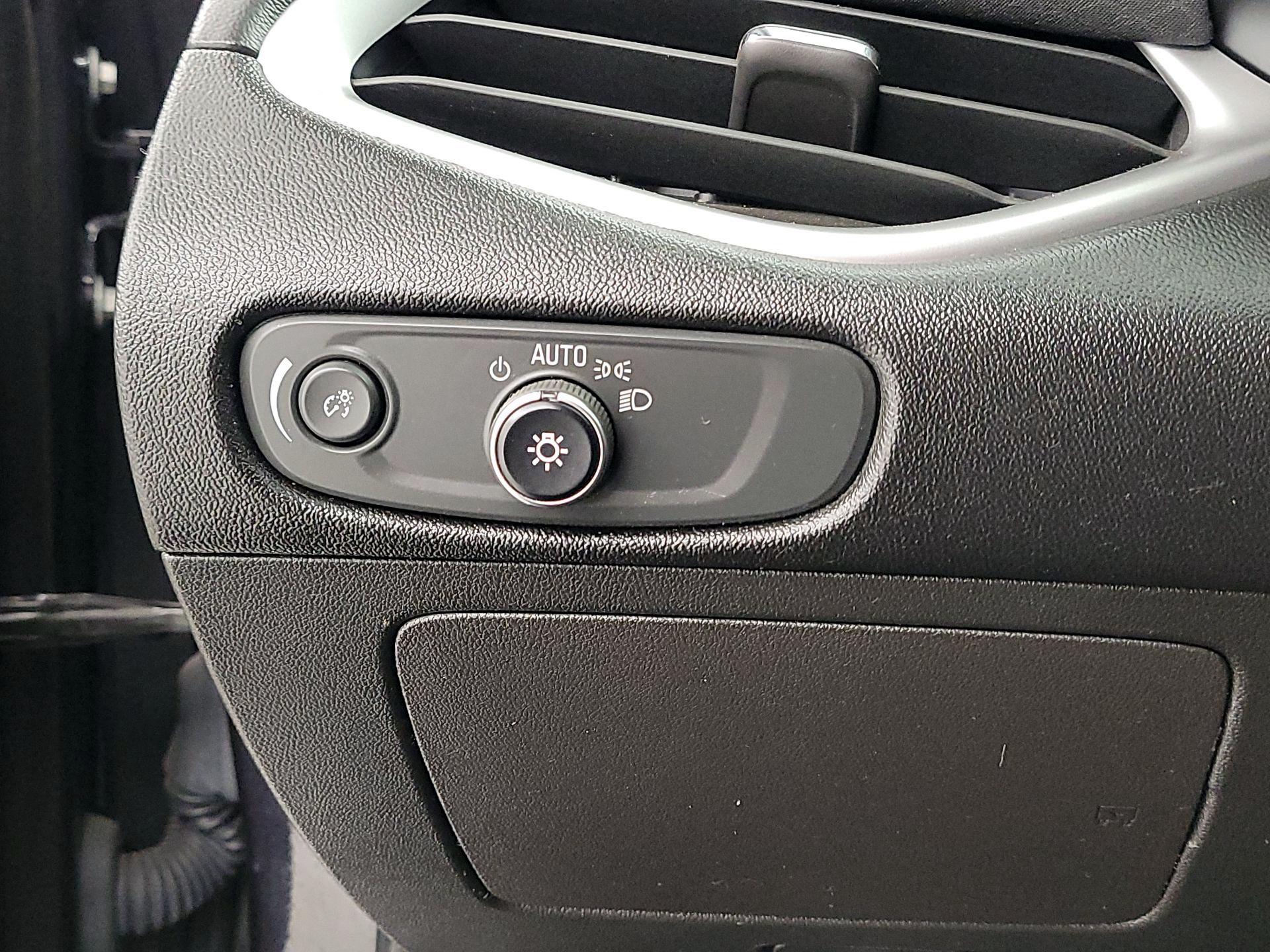 Thumbnail: 2022 Chevrolet Malibu - 13