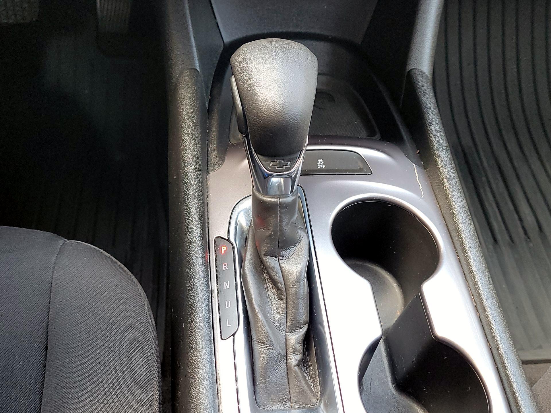 Thumbnail: 2022 Chevrolet Malibu - 17