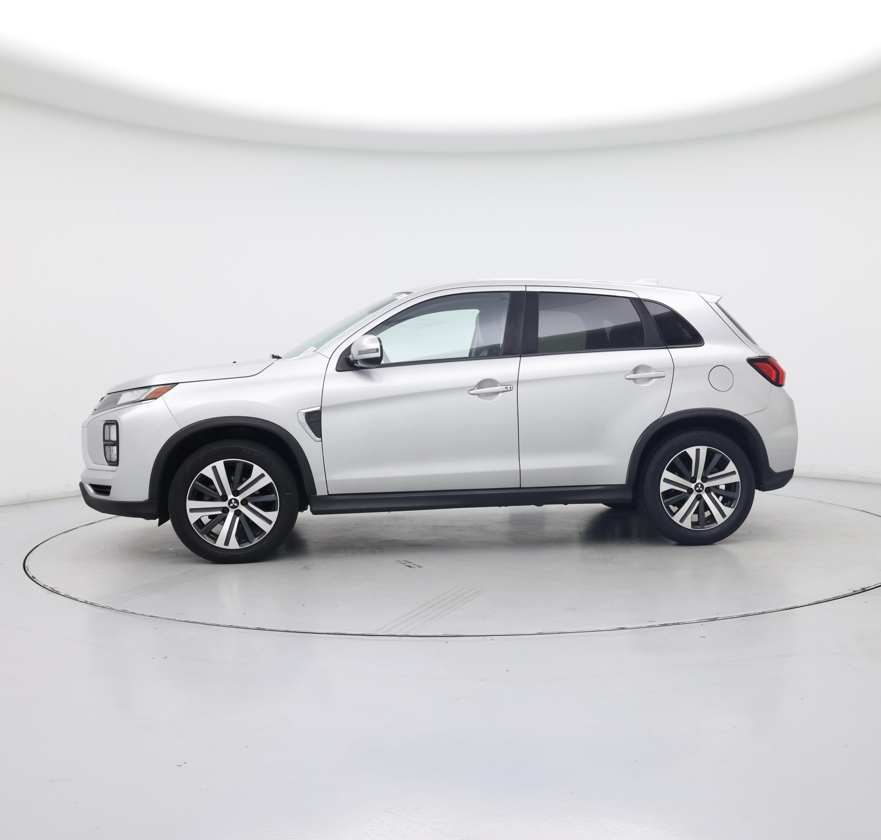 Thumbnail: 2022 Mitsubishi Outlander Sport - 3