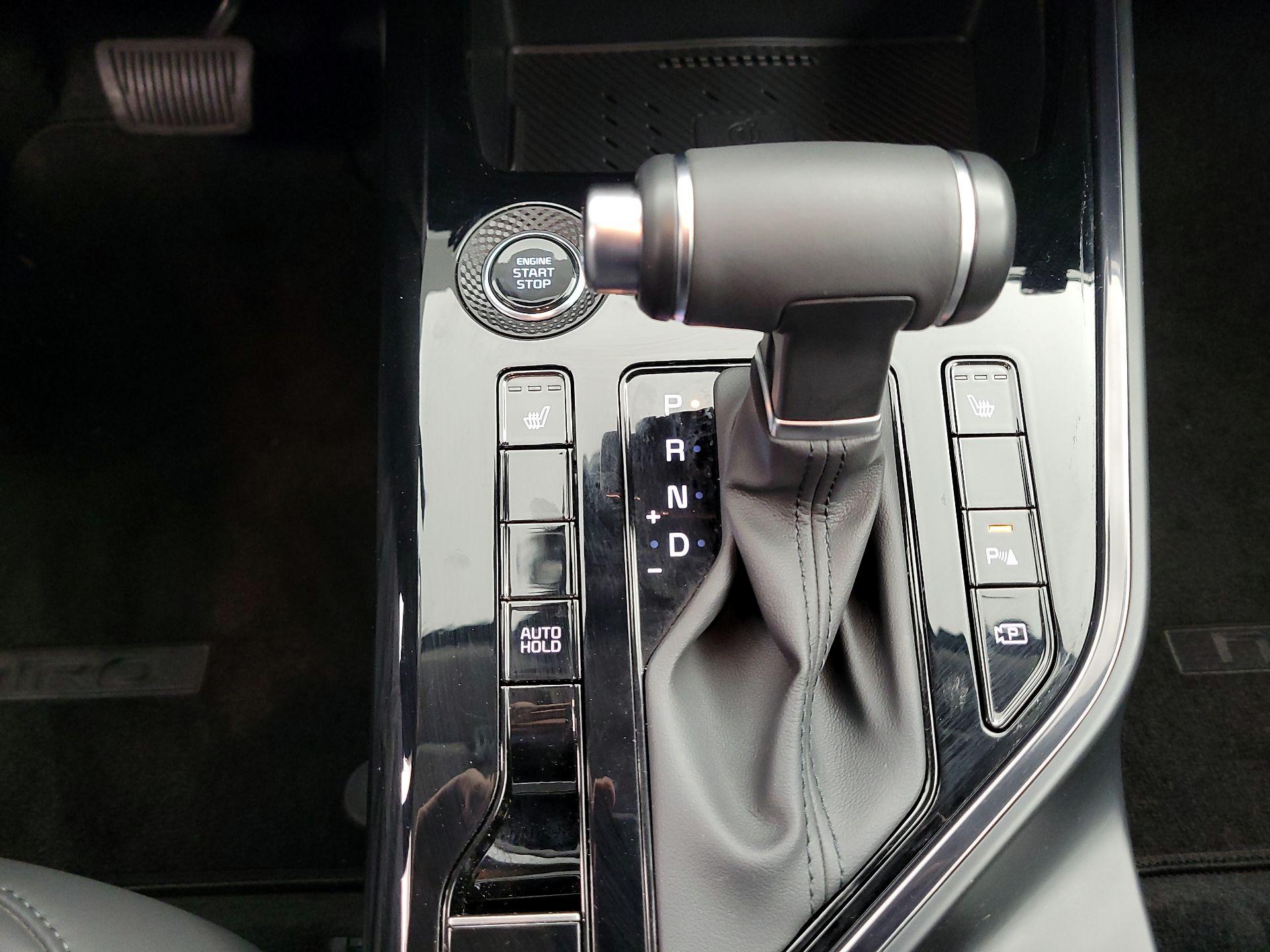 Thumbnail: 2025 Kia Niro - 18