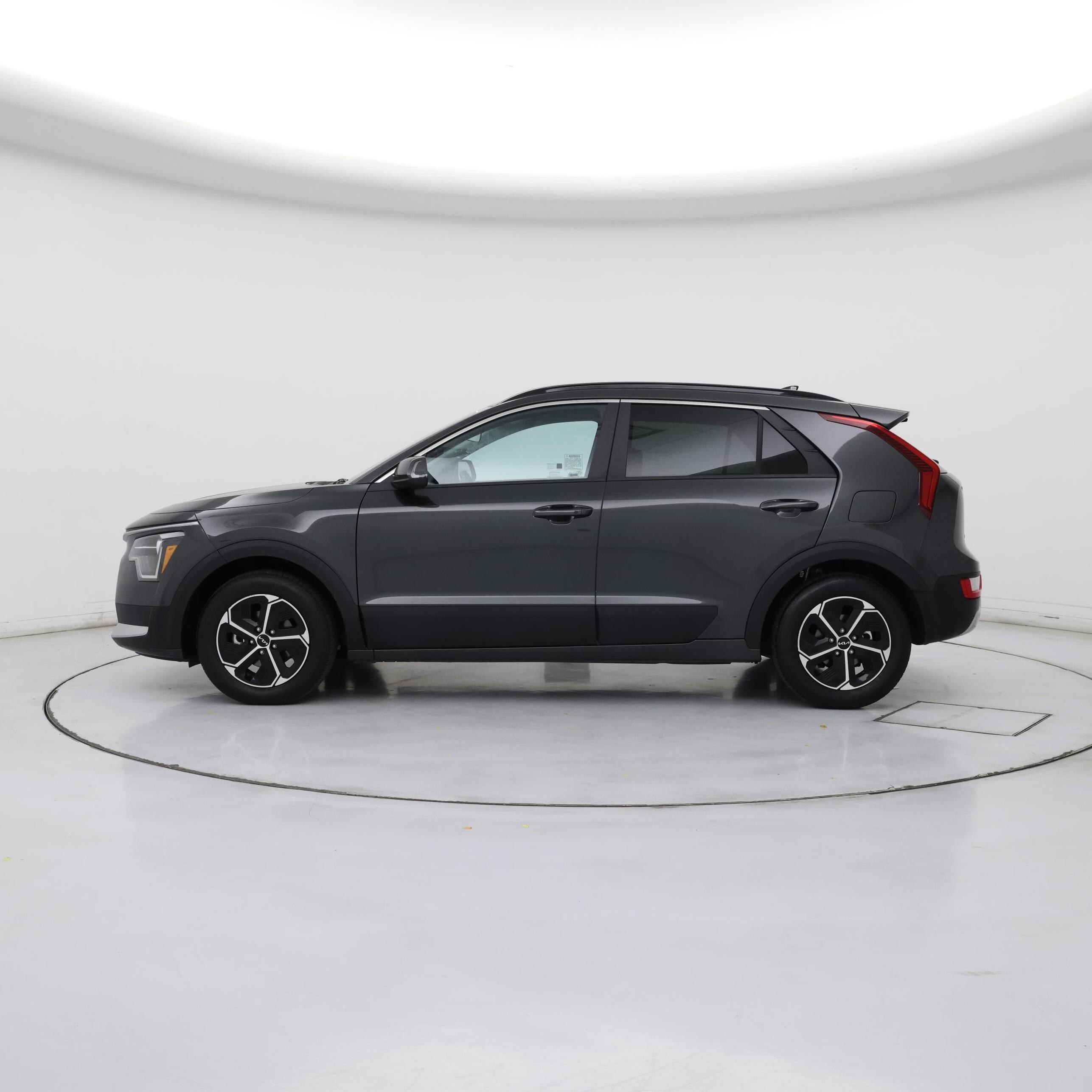 Thumbnail: 2025 Kia Niro - 3
