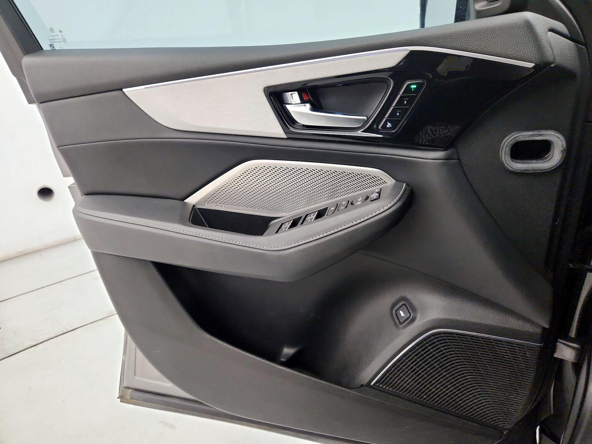 Thumbnail: 2023 Acura MDX - 12