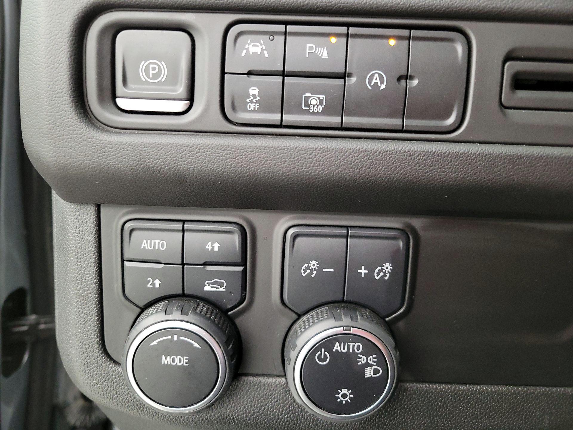 Thumbnail: 2023 Chevrolet Tahoe - 13