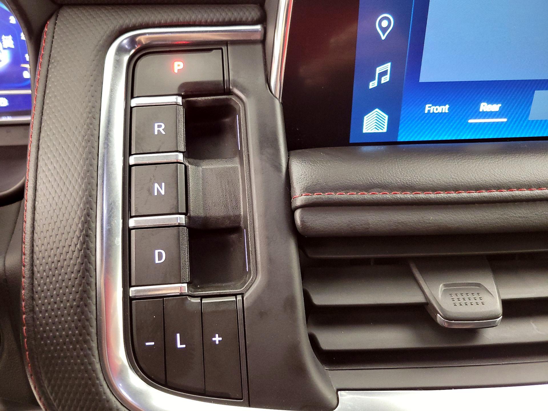 Thumbnail: 2023 Chevrolet Tahoe - 17