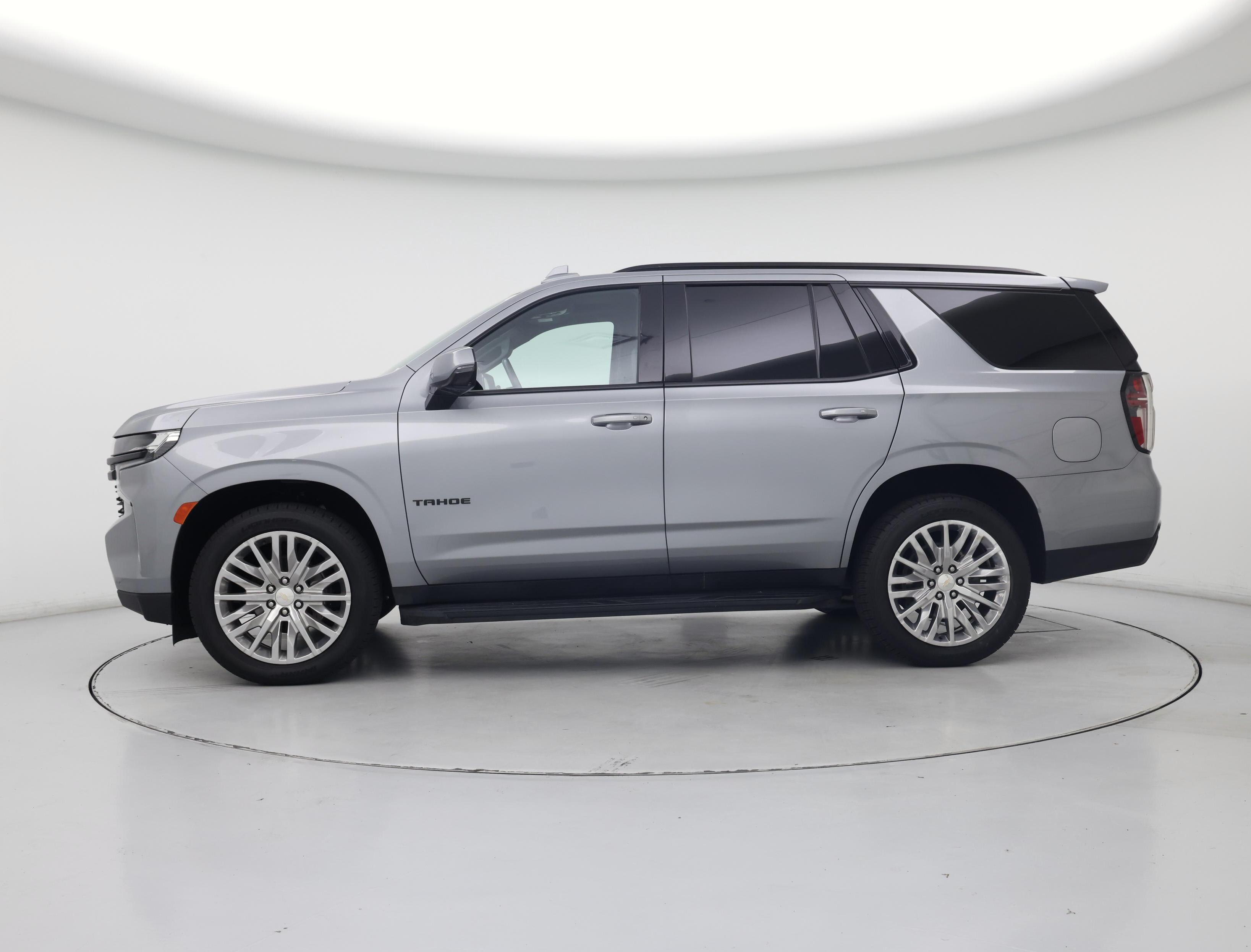 Thumbnail: 2023 Chevrolet Tahoe - 3