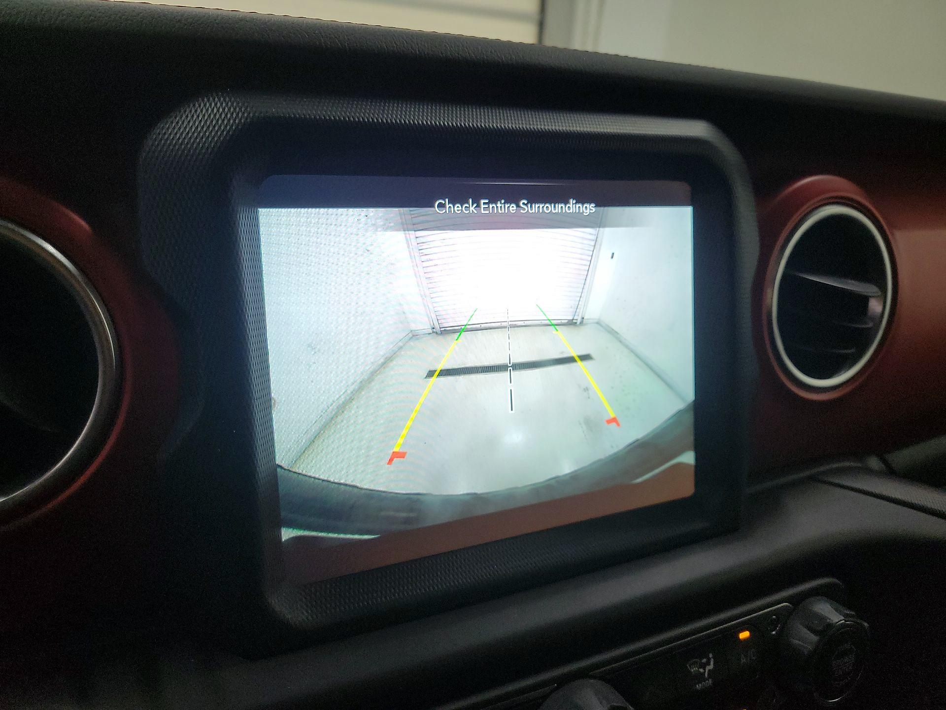 Thumbnail: 2022 Jeep Wrangler - 15