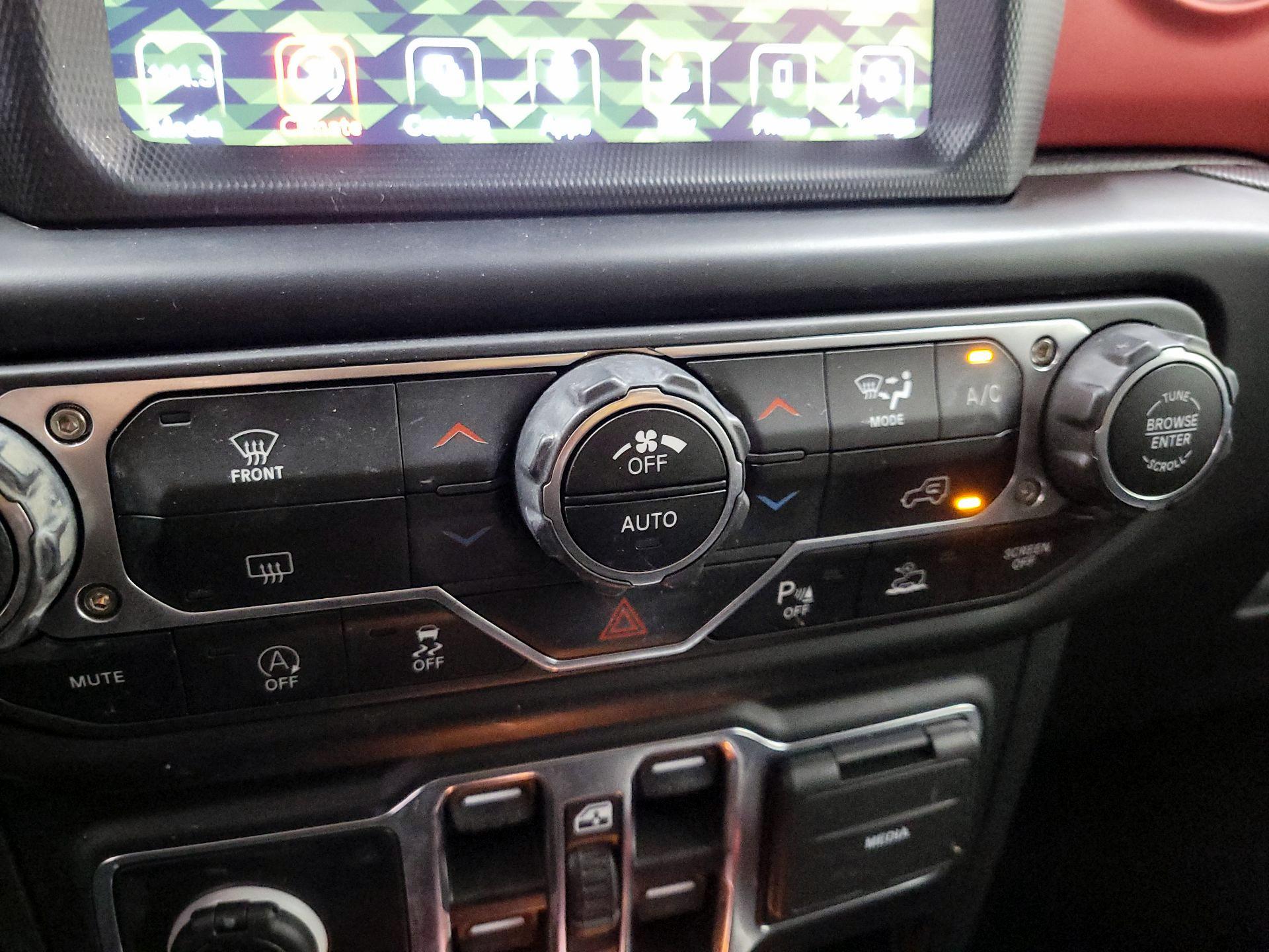 Thumbnail: 2022 Jeep Wrangler - 17