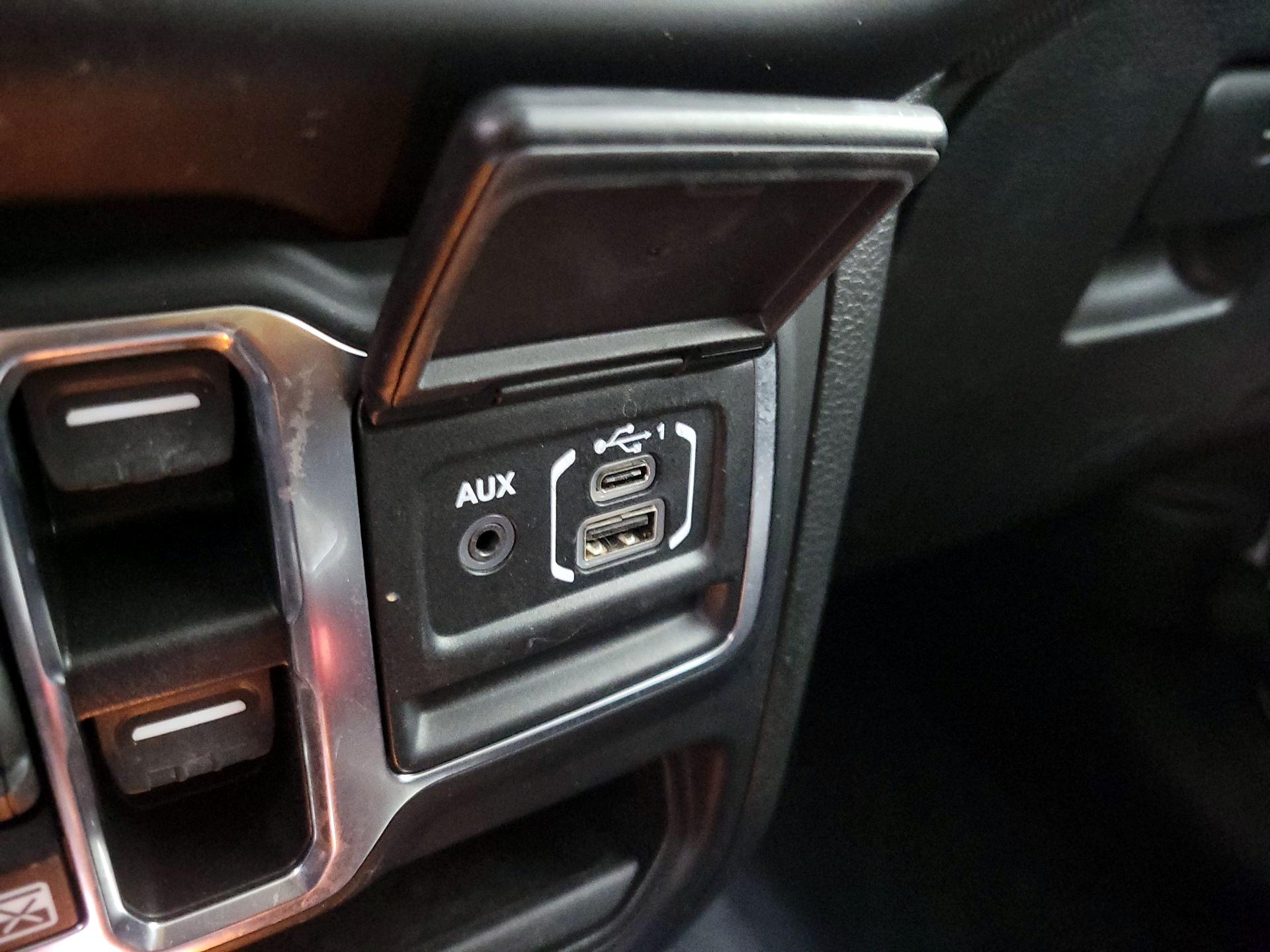 Thumbnail: 2022 Jeep Wrangler - 19