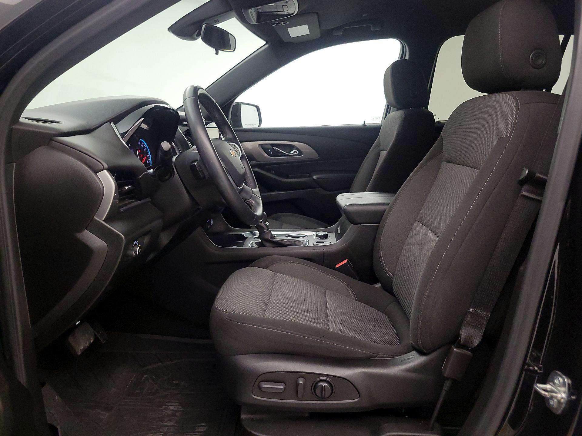 Thumbnail: 2023 Chevrolet Traverse - 11