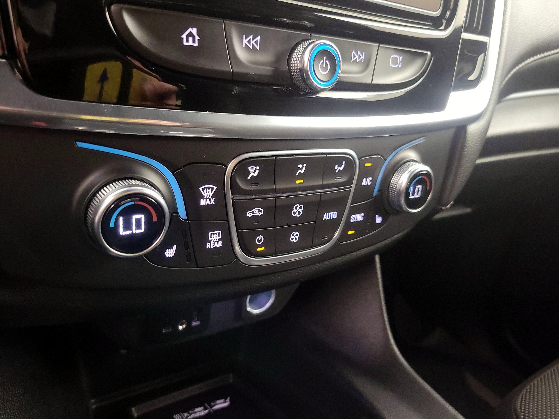 Thumbnail: 2023 Chevrolet Traverse - 16