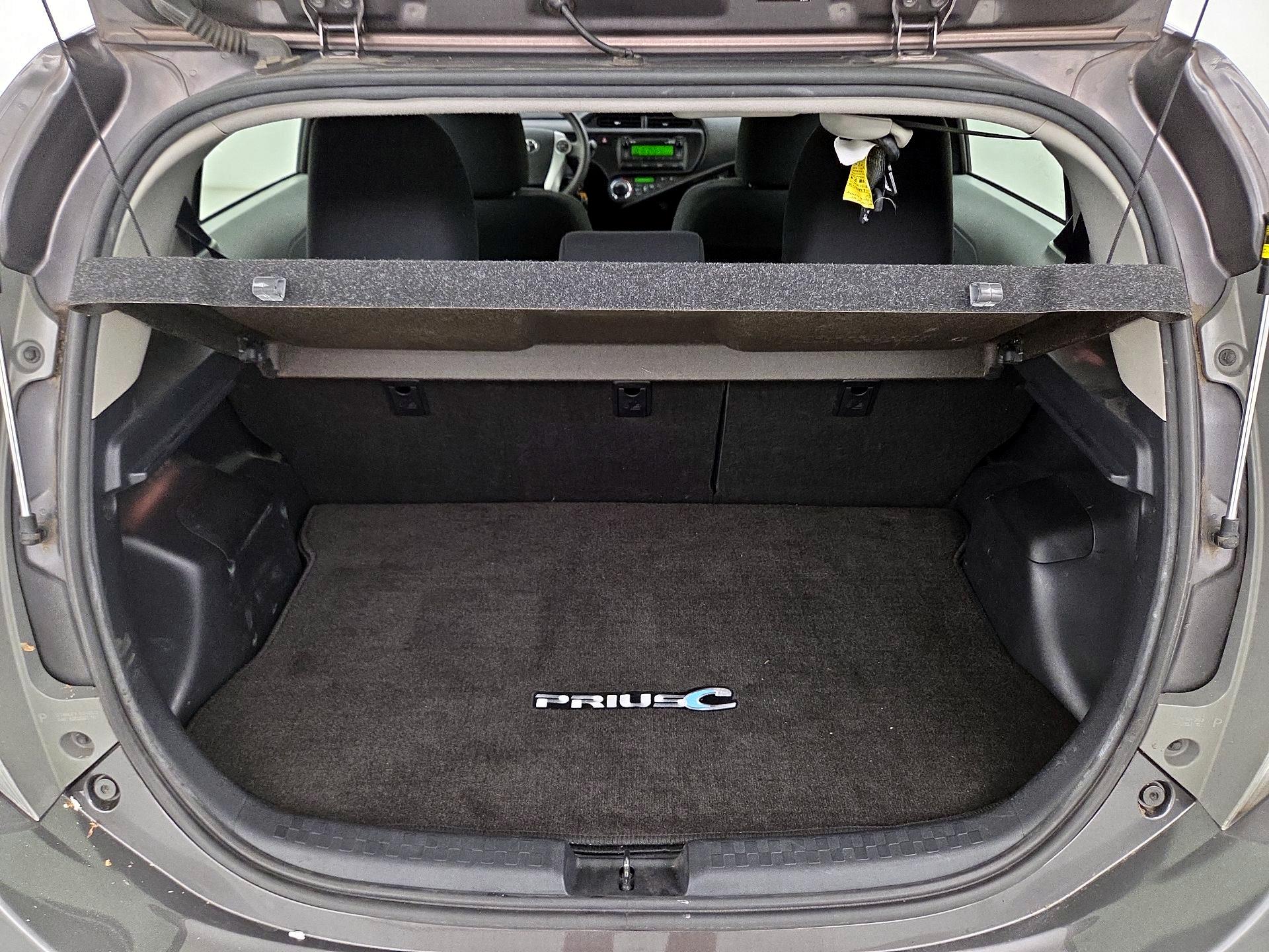 Thumbnail: 2014 Toyota Prius c - 19