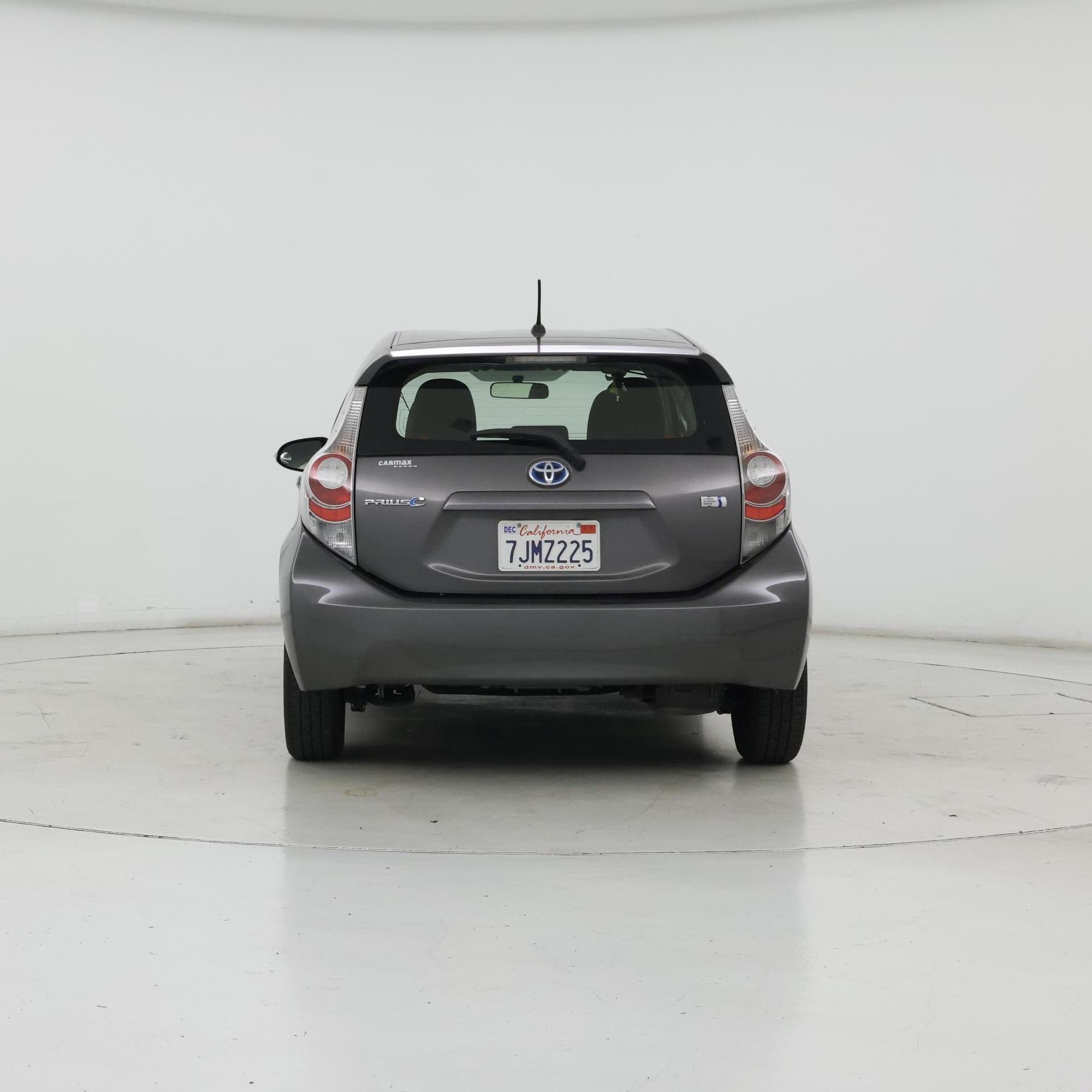 Thumbnail: 2014 Toyota Prius c - 6