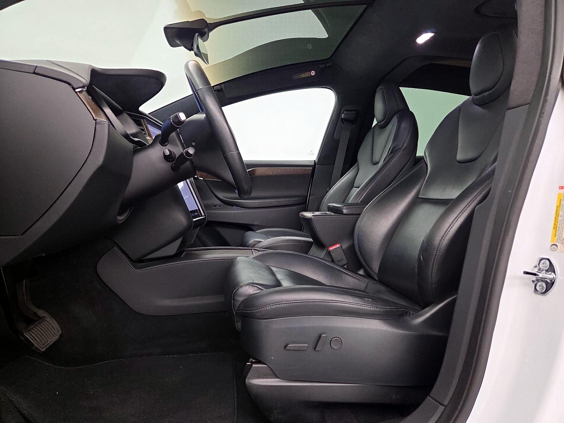 Thumbnail: 2020 Tesla Model X - 11