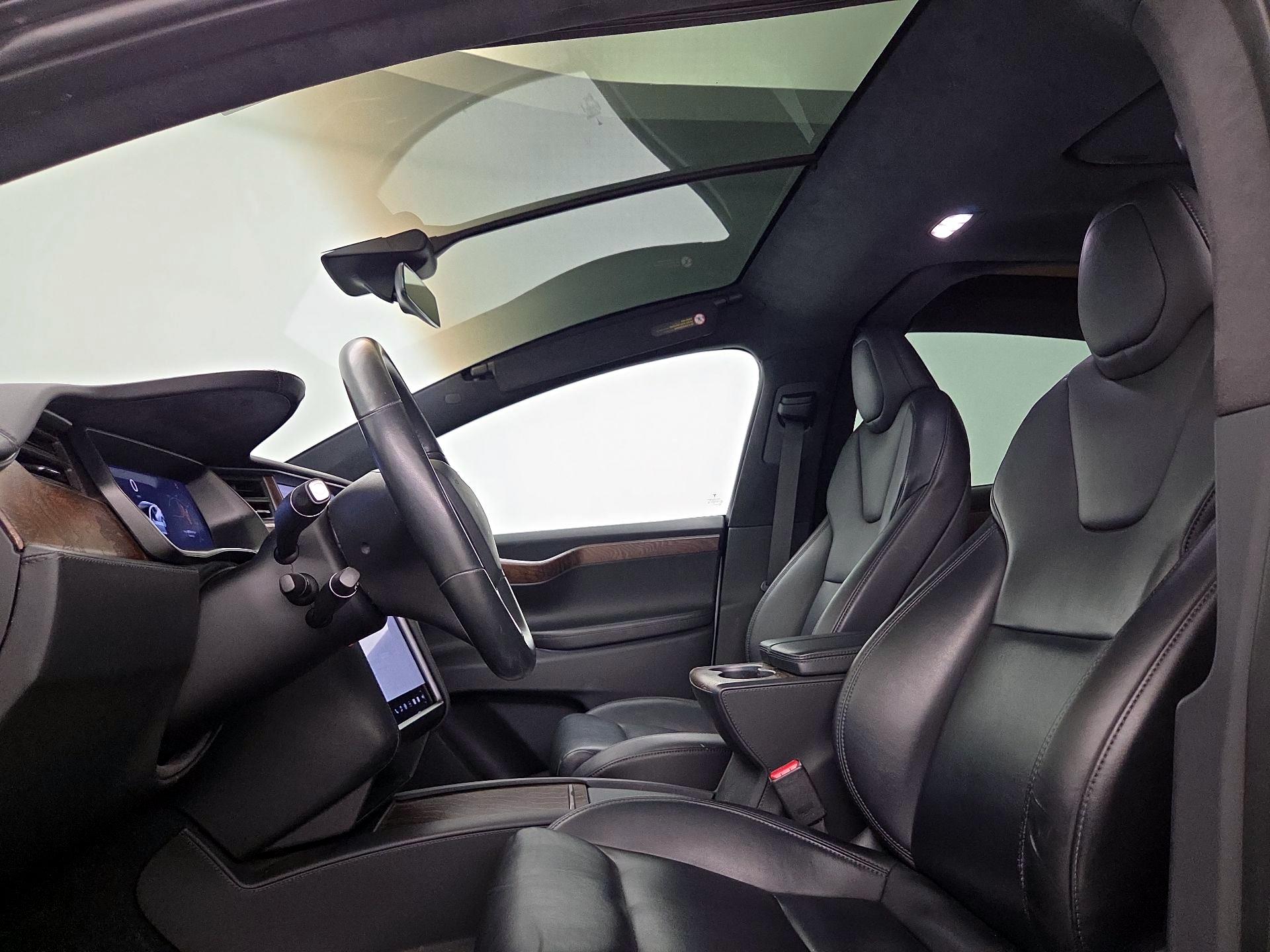 Thumbnail: 2020 Tesla Model X - 19