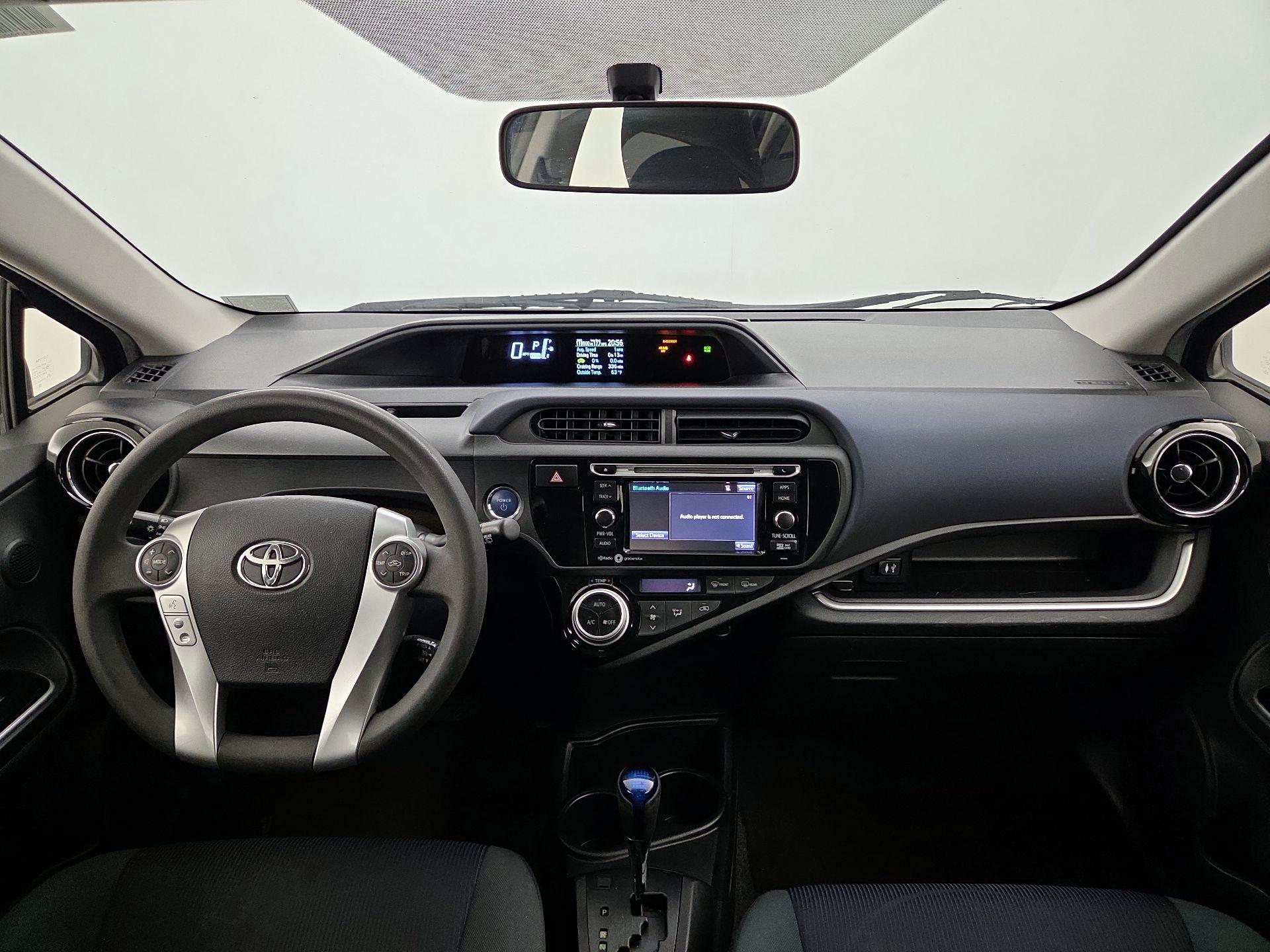 Thumbnail: 2015 Toyota Prius c - 9
