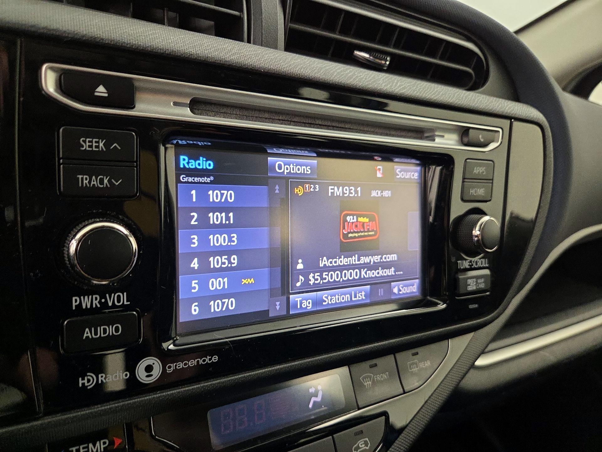 Thumbnail: 2015 Toyota Prius c - 14