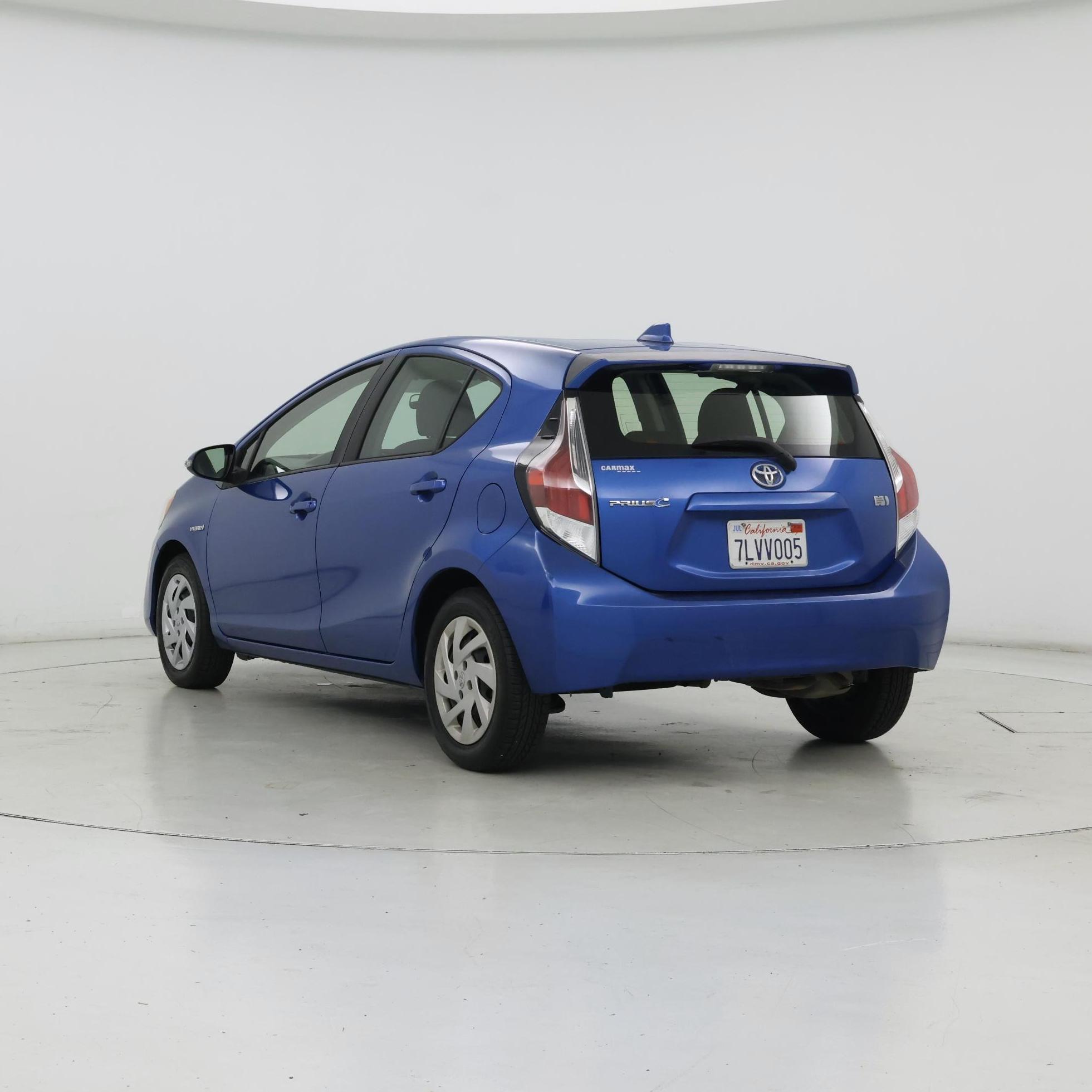 Thumbnail: 2015 Toyota Prius c - 2