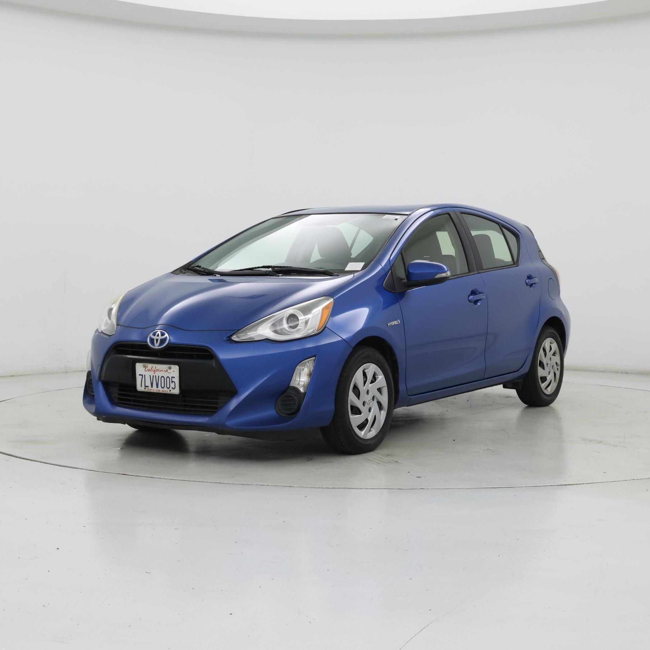 Thumbnail: 2015 Toyota Prius c - 4