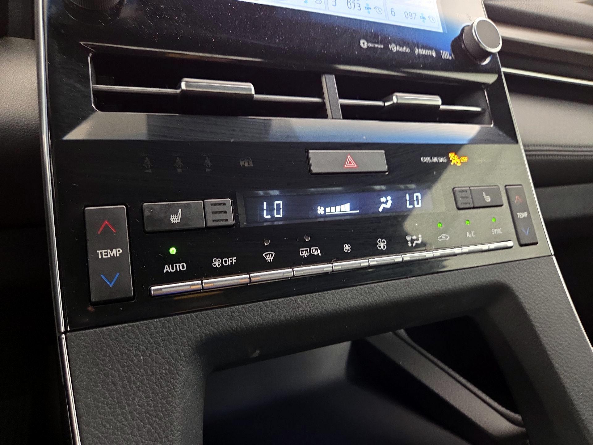 Thumbnail: 2019 Toyota Avalon - 16