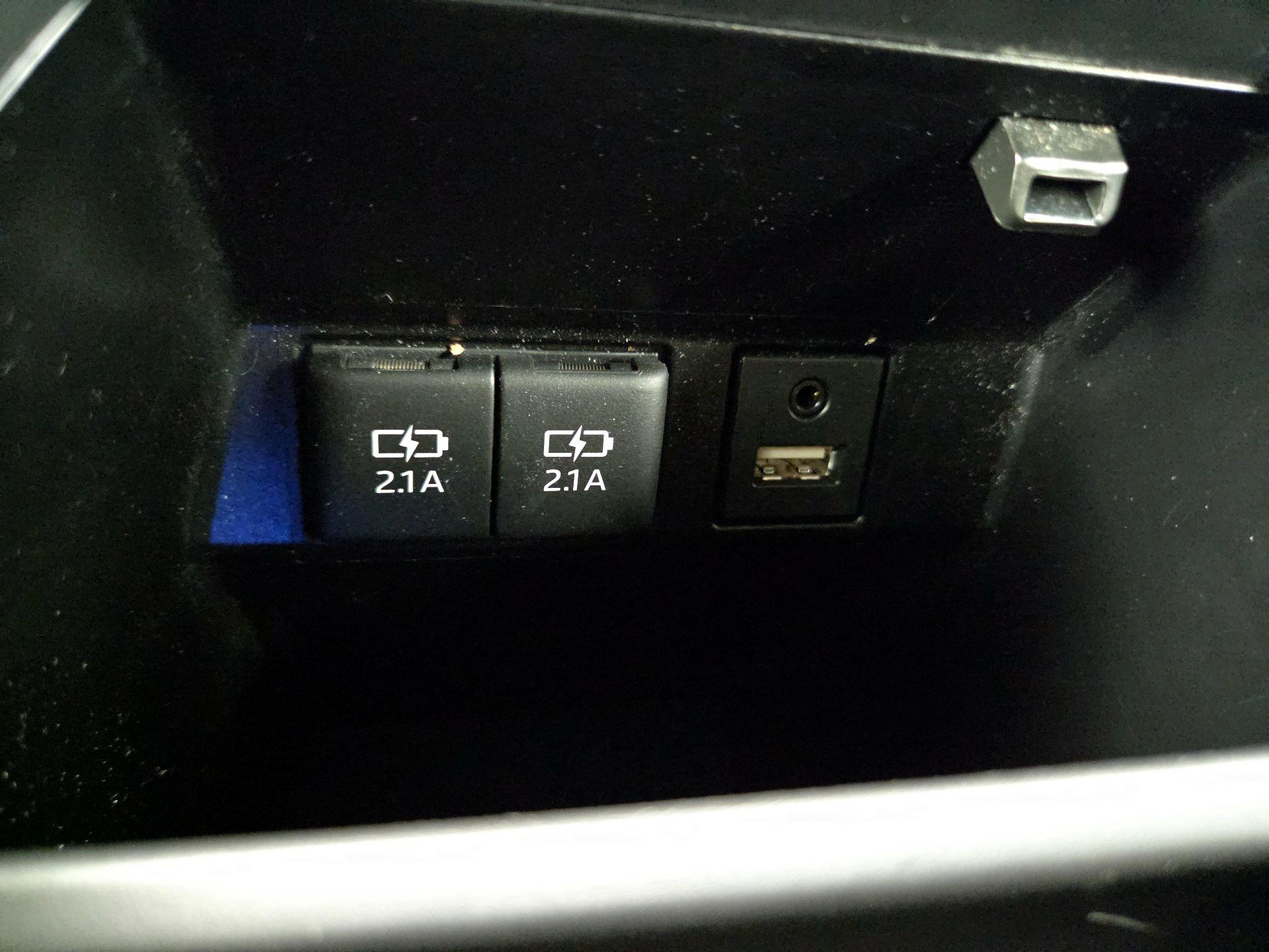 Thumbnail: 2019 Toyota Avalon - 18