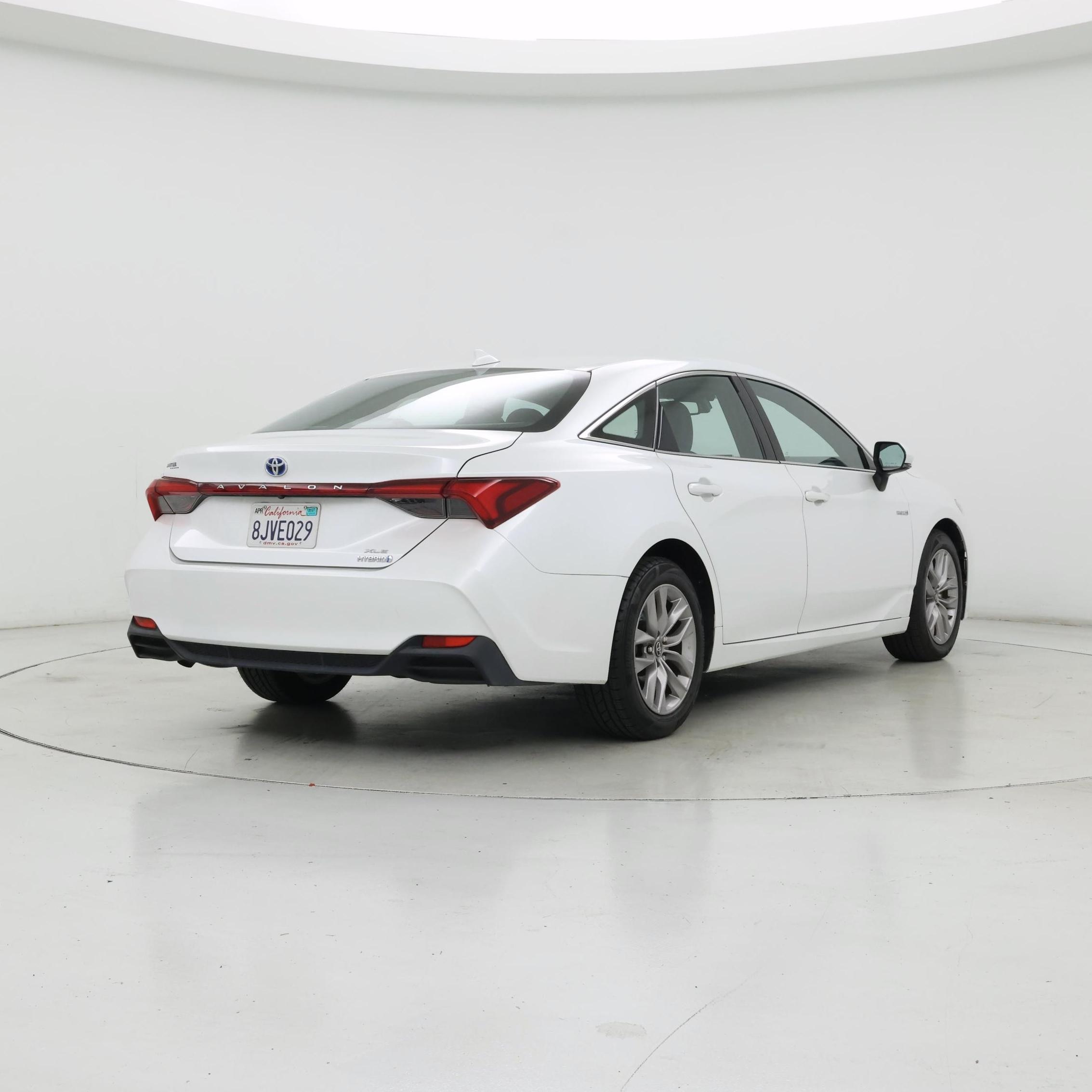 Thumbnail: 2019 Toyota Avalon - 8