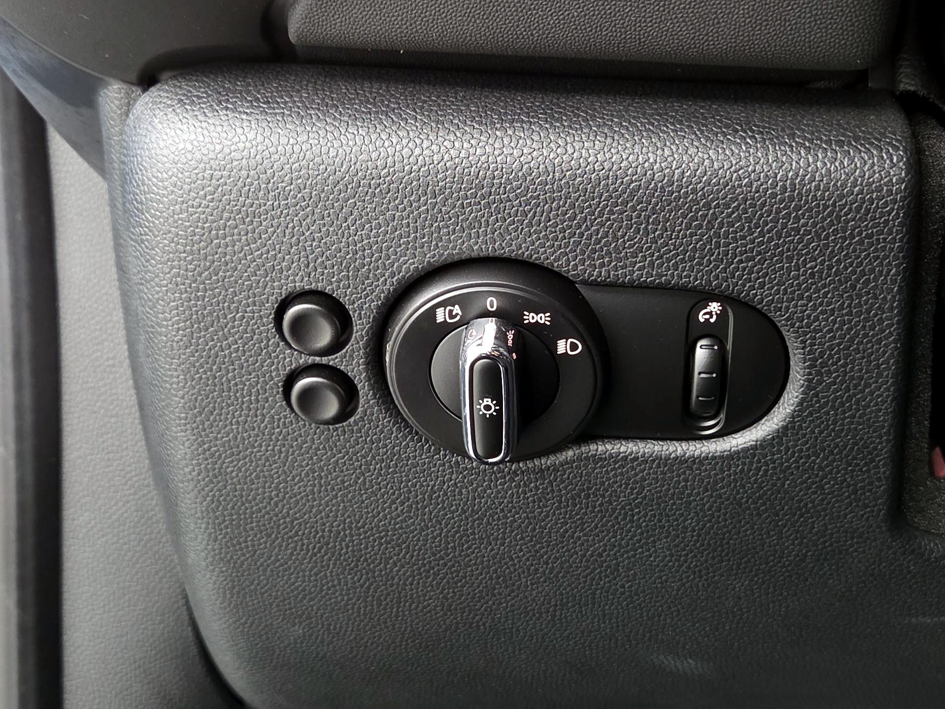 Thumbnail: 2018 MINI Cooper Hardtop - 13