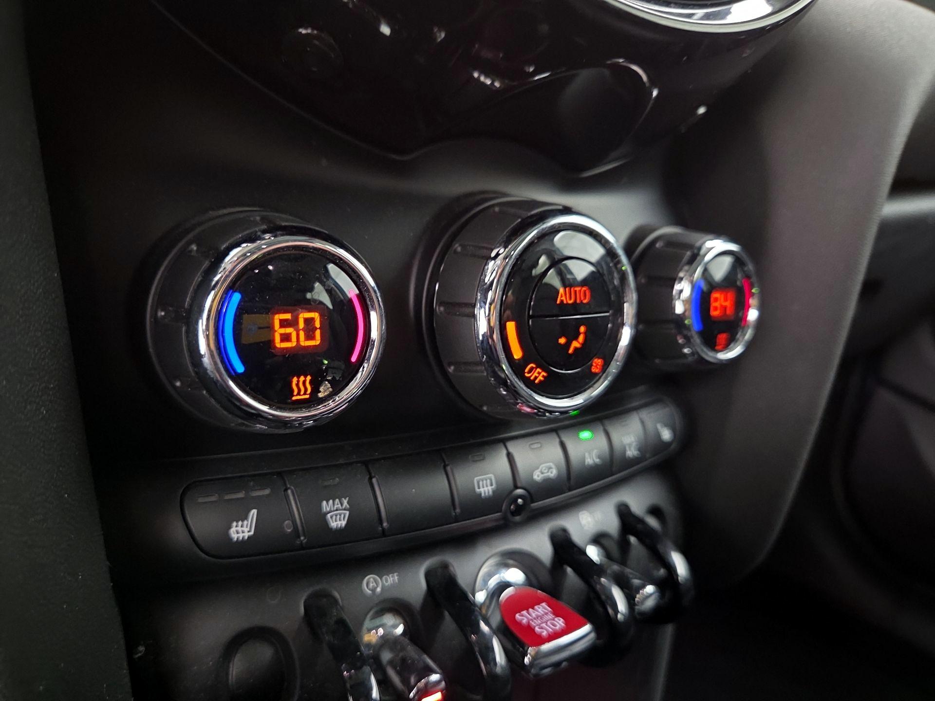 Thumbnail: 2018 MINI Cooper Hardtop - 16